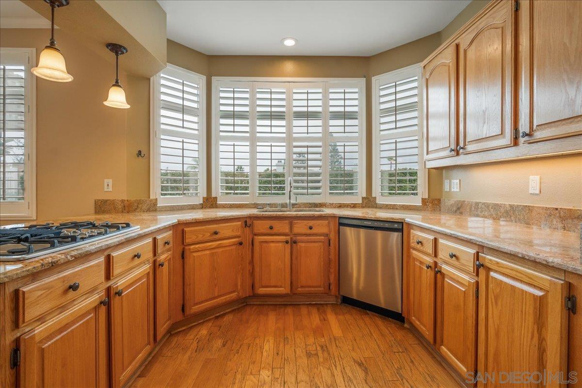 Detail Gallery Image 12 of 55 For 18215  High Mesa Ct, San Diego,  CA 92127 - 4 Beds | 2/1 Baths