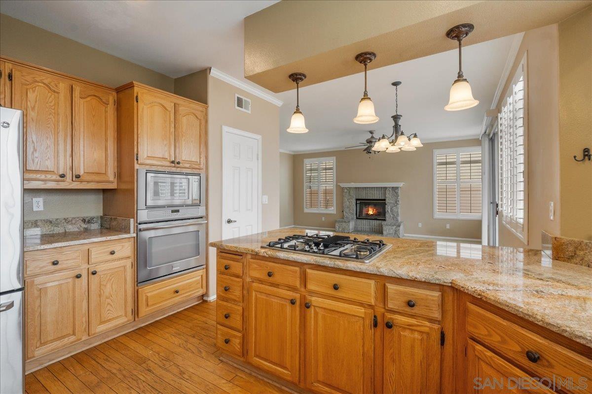 Detail Gallery Image 13 of 55 For 18215  High Mesa Ct, San Diego,  CA 92127 - 4 Beds | 2/1 Baths