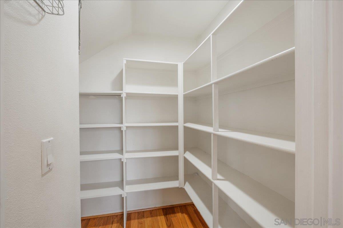 Detail Gallery Image 14 of 55 For 18215  High Mesa Ct, San Diego,  CA 92127 - 4 Beds | 2/1 Baths