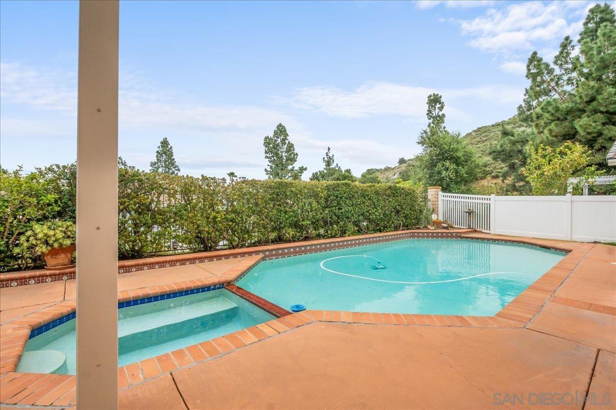 Detail Gallery Image 37 of 55 For 18215  High Mesa Ct, San Diego,  CA 92127 - 4 Beds | 2/1 Baths