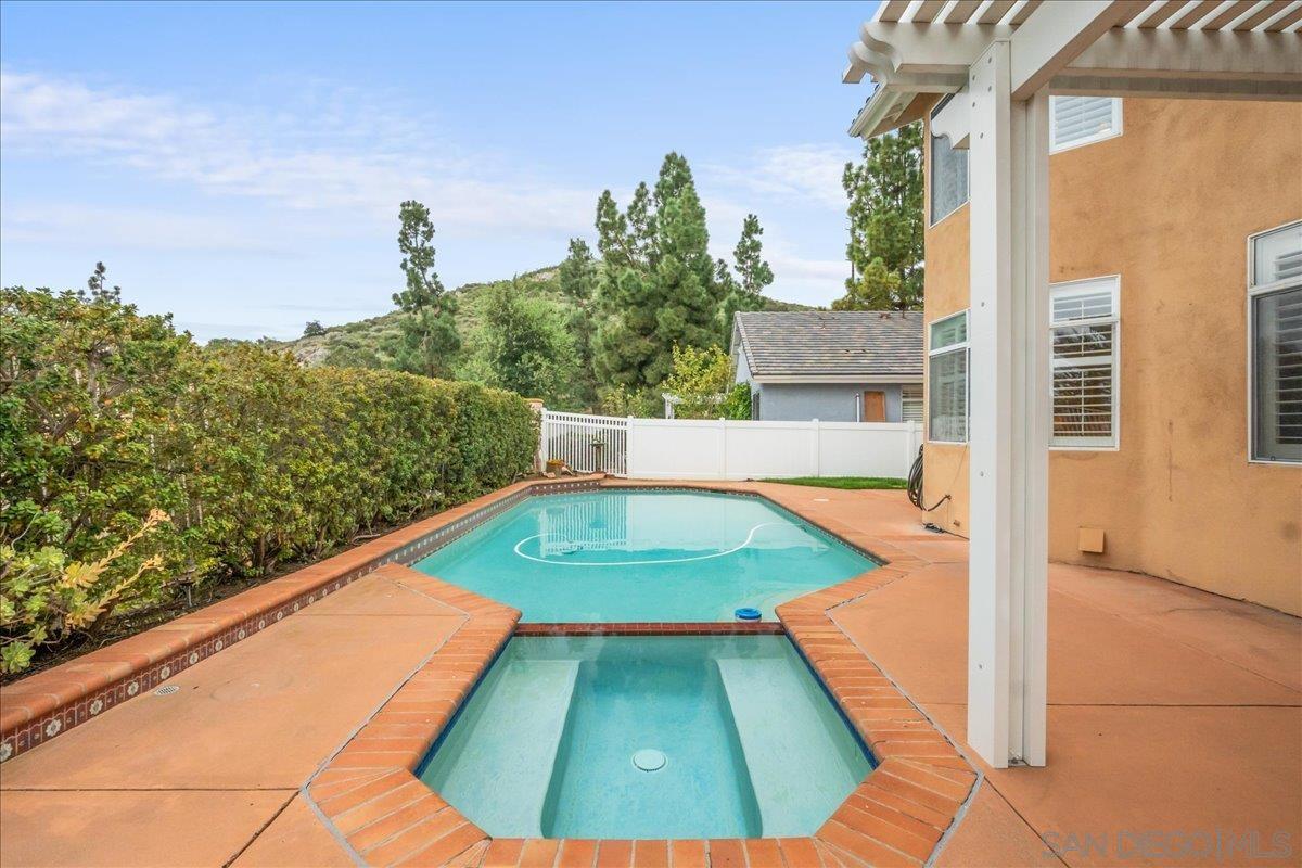 Detail Gallery Image 38 of 55 For 18215  High Mesa Ct, San Diego,  CA 92127 - 4 Beds | 2/1 Baths