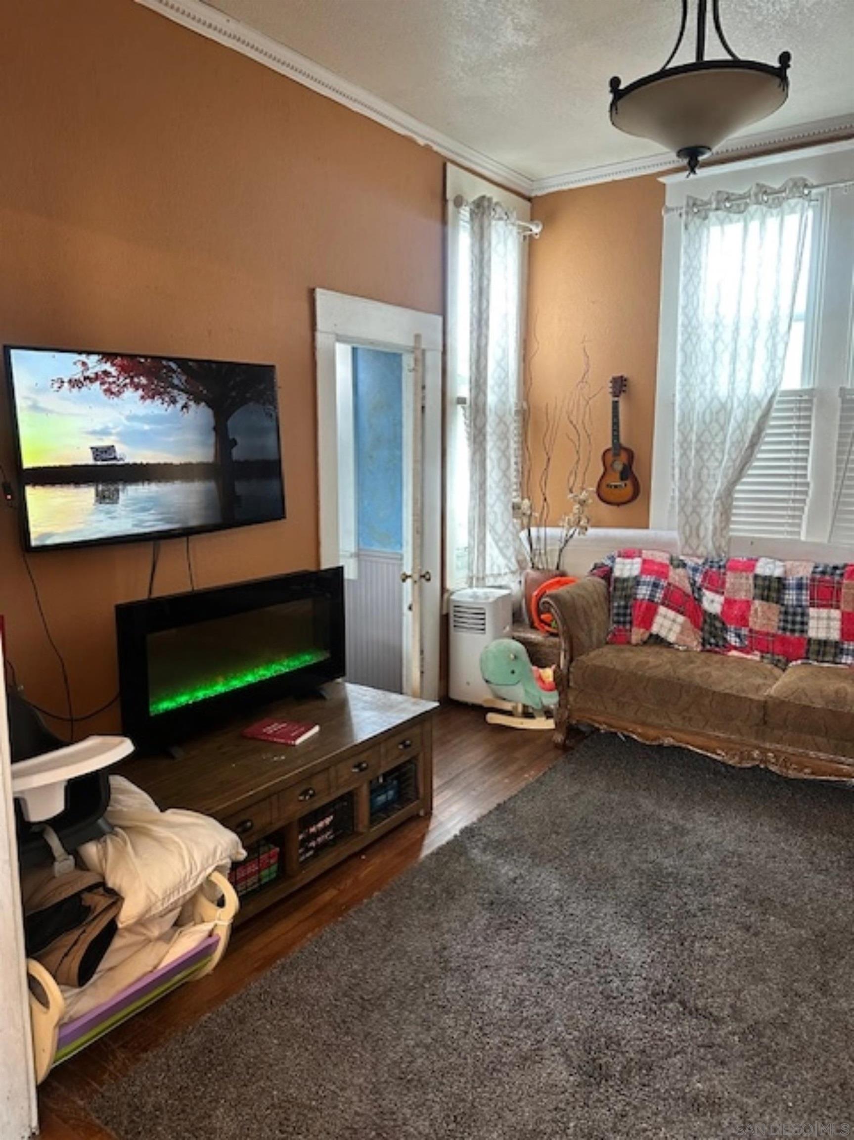 Detail Gallery Image 15 of 19 For 2068  Front St, San Diego,  CA 92101 - 5 Beds | 4 Baths