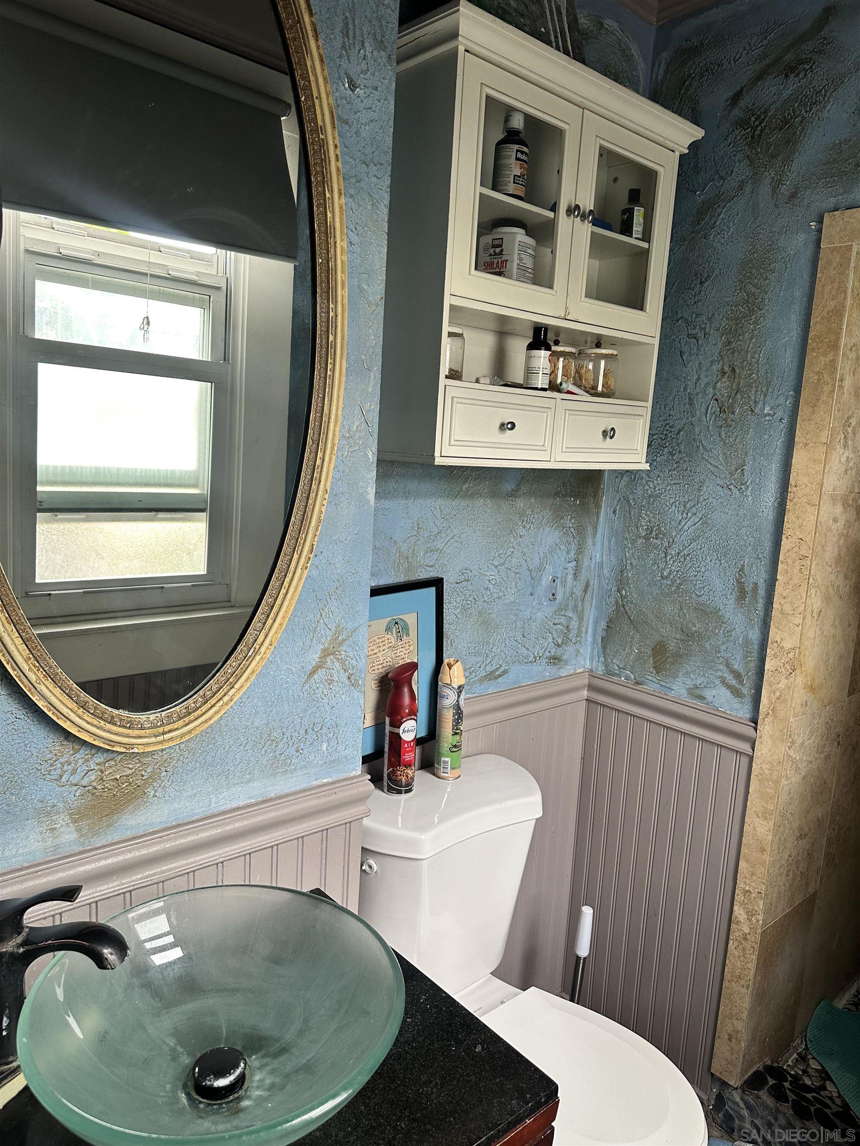 Detail Gallery Image 17 of 19 For 2068  Front St, San Diego,  CA 92101 - 5 Beds | 4 Baths