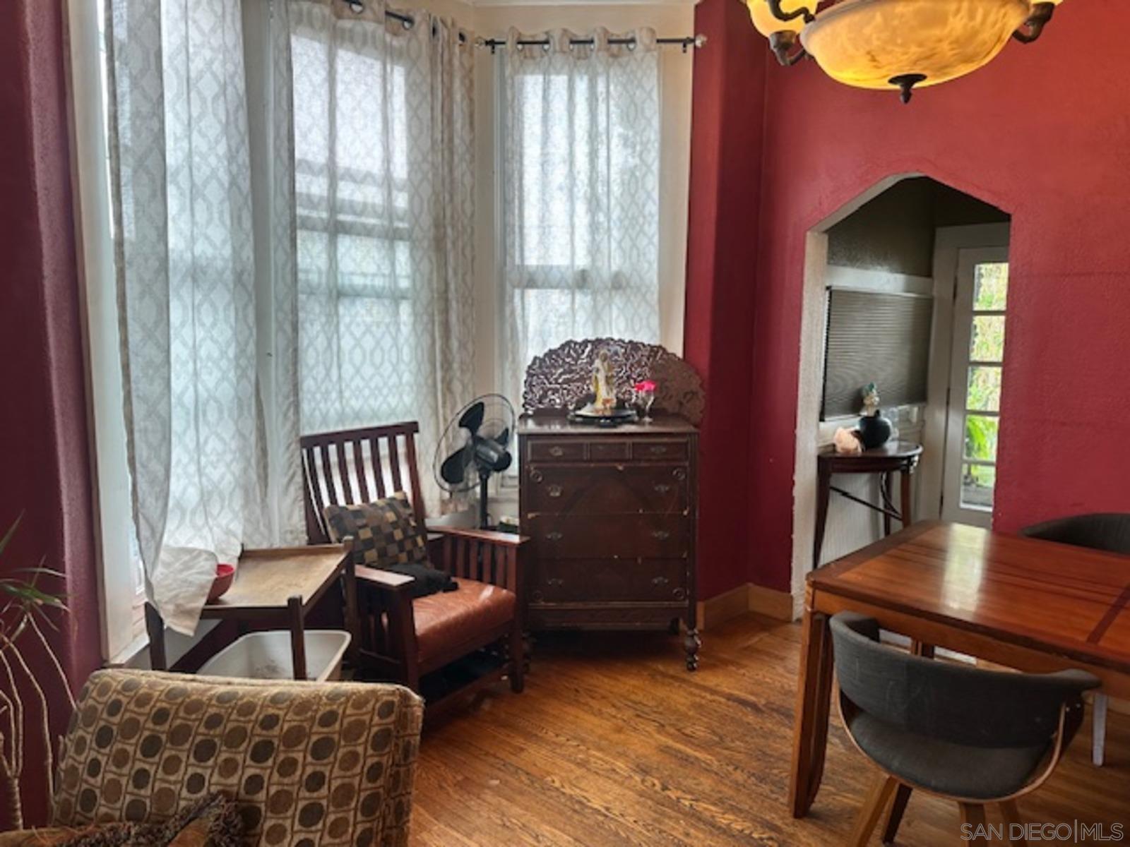 Detail Gallery Image 8 of 19 For 2068  Front St, San Diego,  CA 92101 - 5 Beds | 4 Baths