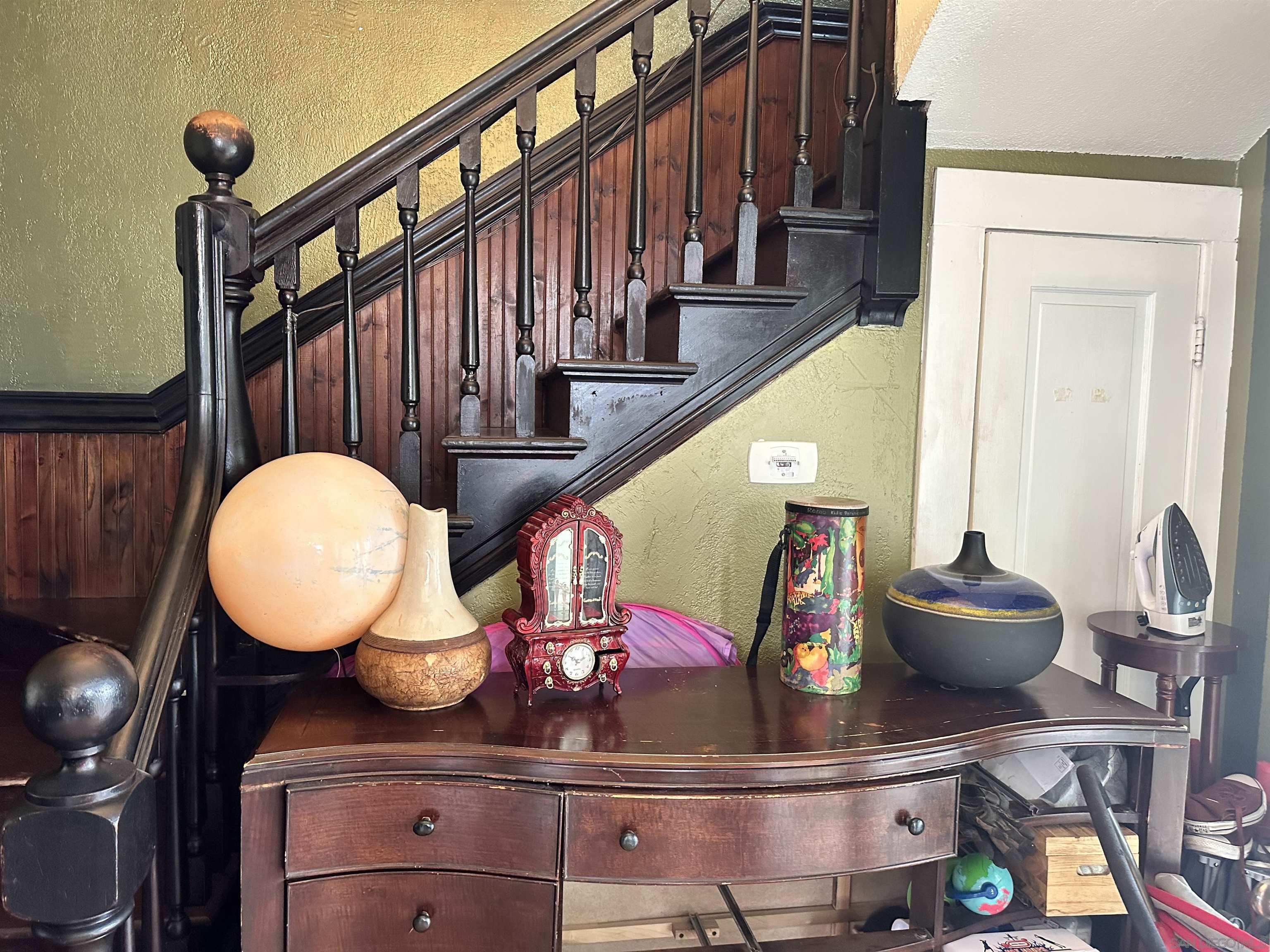 Detail Gallery Image 9 of 19 For 2068  Front St, San Diego,  CA 92101 - 5 Beds | 4 Baths