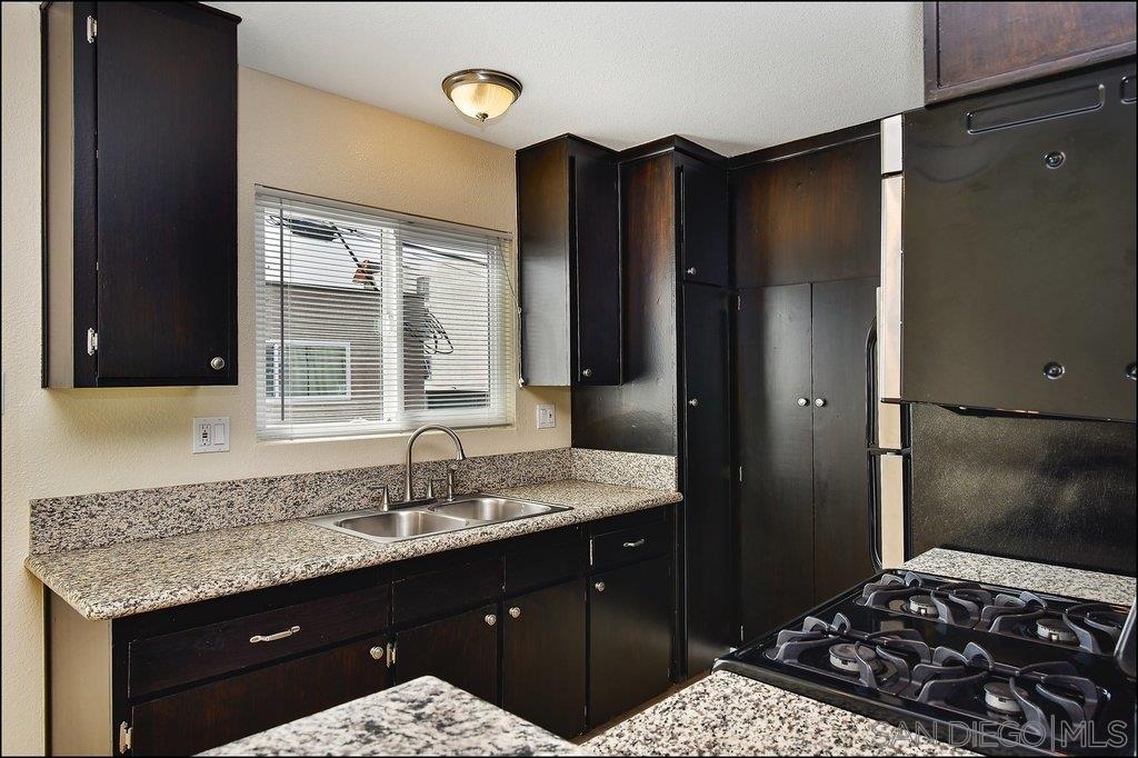 Detail Gallery Image 4 of 16 For 4450  Wilson Ave. #11, San Diego,  CA 92116 - 2 Beds | 1 Baths