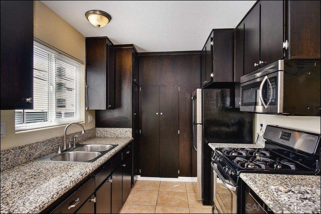 Detail Gallery Image 5 of 16 For 4450  Wilson Ave. #11, San Diego,  CA 92116 - 2 Beds | 1 Baths