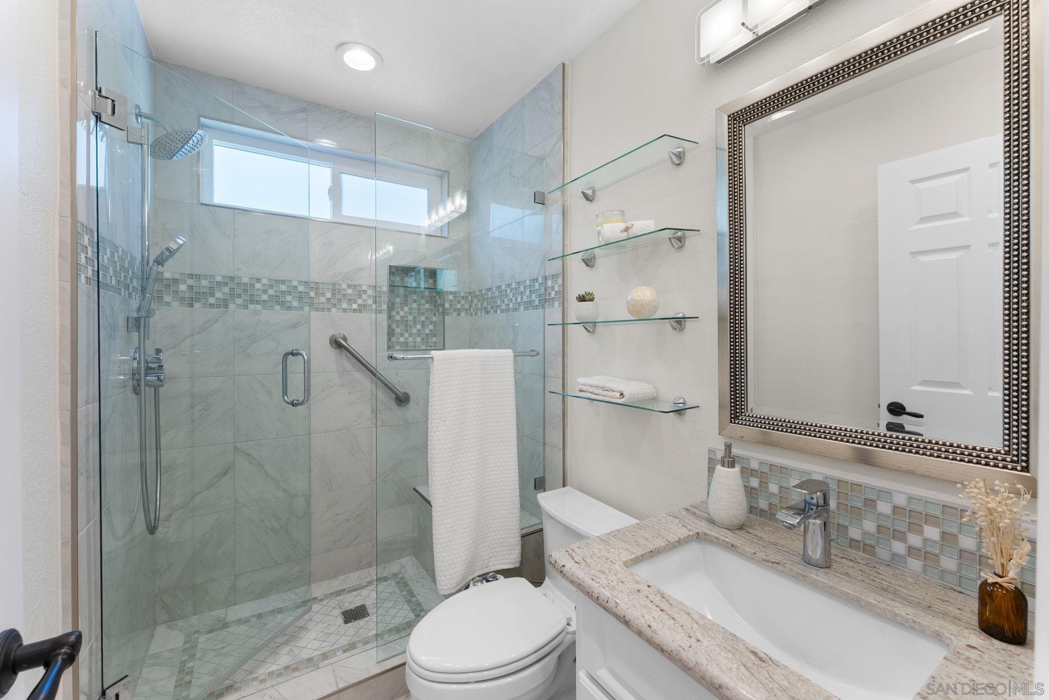 Detail Gallery Image 13 of 31 For 3412  Celinda, Carlsbad,  CA 92008 - 5 Beds | 3 Baths