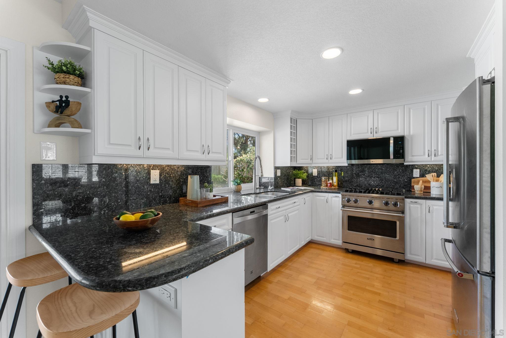 Detail Gallery Image 9 of 31 For 3412  Celinda, Carlsbad,  CA 92008 - 5 Beds | 3 Baths