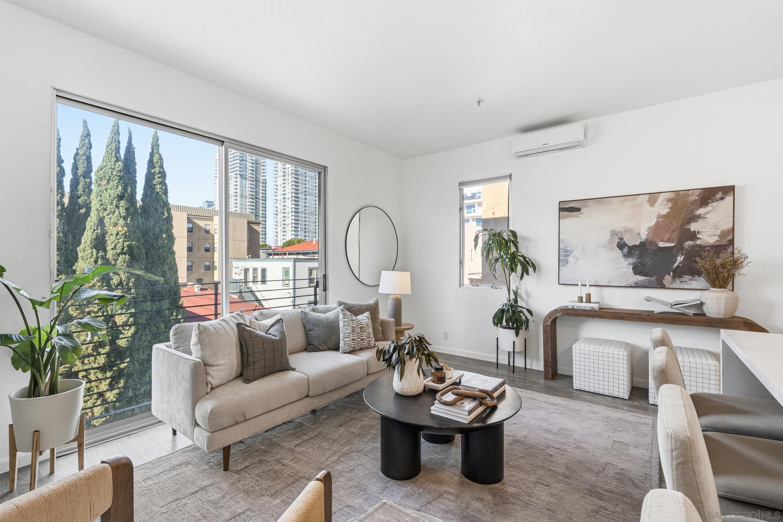 Detail Gallery Image 1 of 24 For 908  G St  #17,  San Diego,  CA 92101 - 1 Beds | 1 Baths