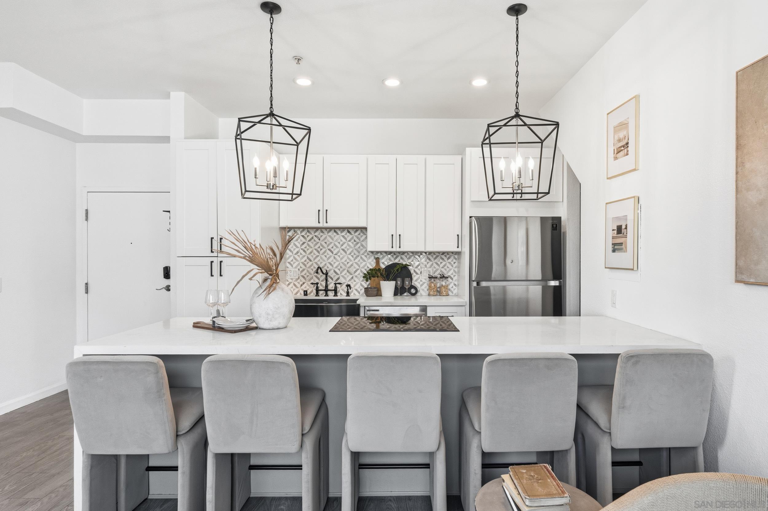 Detail Gallery Image 3 of 24 For 908  G St  #17,  San Diego,  CA 92101 - 1 Beds | 1 Baths