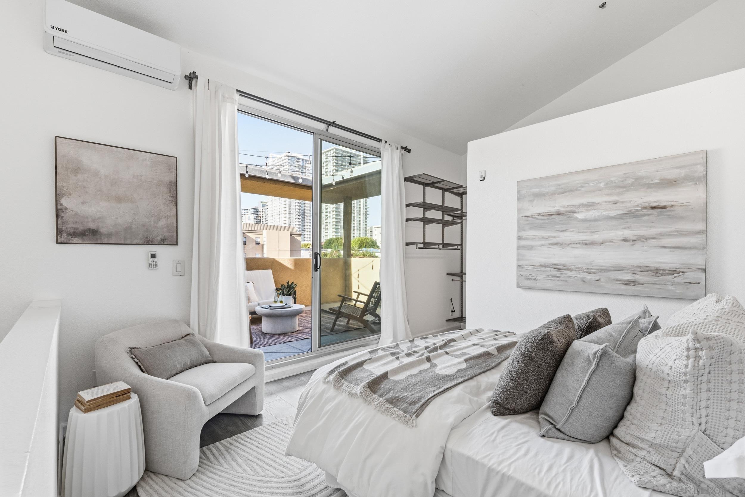 Detail Gallery Image 4 of 24 For 908  G St  #17,  San Diego,  CA 92101 - 1 Beds | 1 Baths