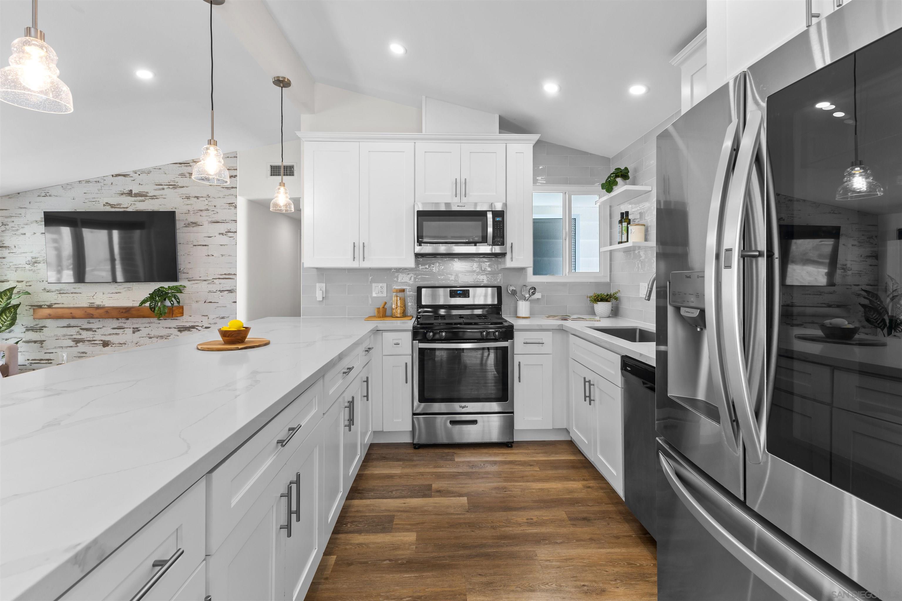 Detail Gallery Image 14 of 41 For 3451  Lockwood Dr, San Diego,  CA 92123 - 3 Beds | 2 Baths