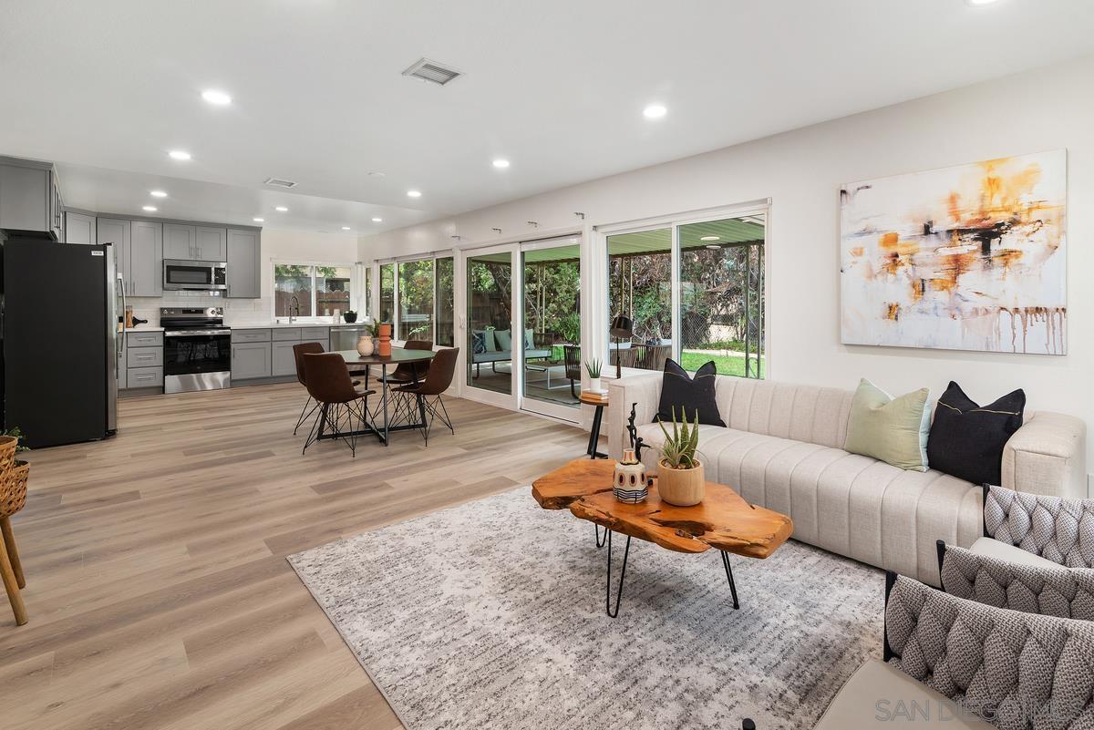 Detail Gallery Image 12 of 32 For 8468  Calle Morelos, San Diego,  CA 92126 - 4 Beds | 2/1 Baths