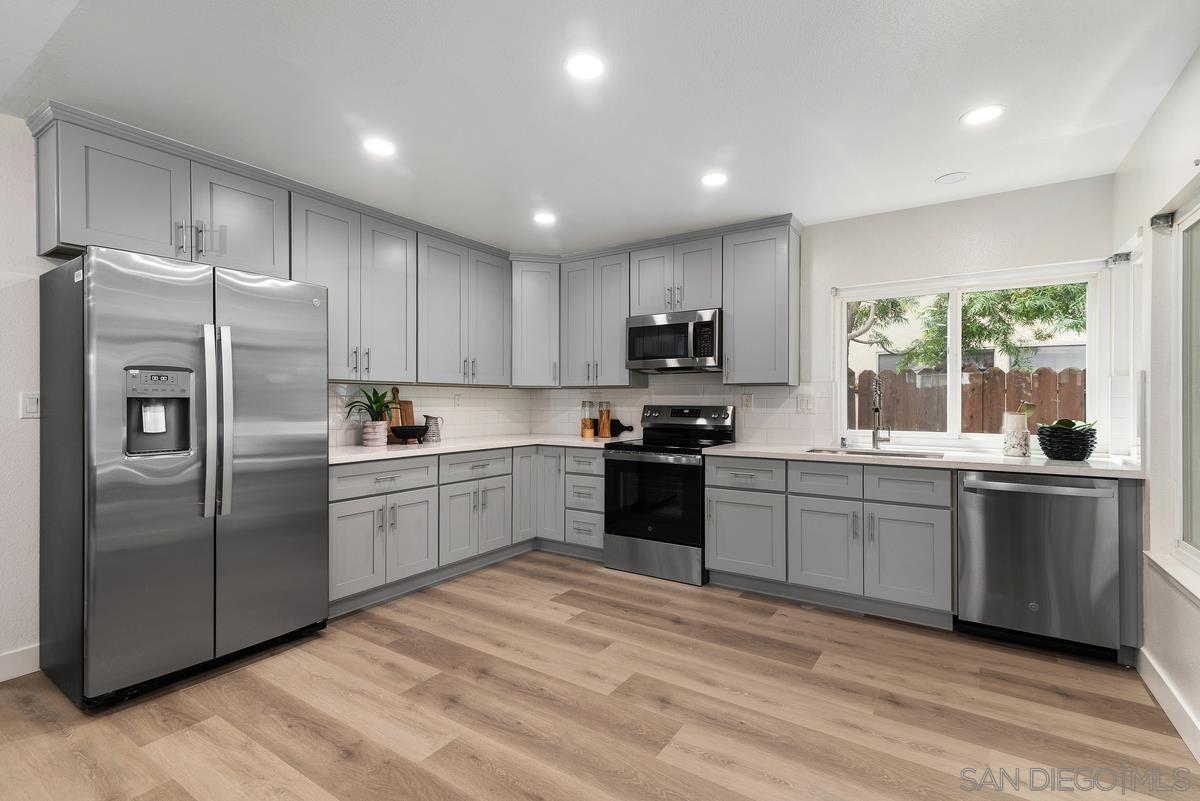 Detail Gallery Image 15 of 32 For 8468  Calle Morelos, San Diego,  CA 92126 - 4 Beds | 2/1 Baths