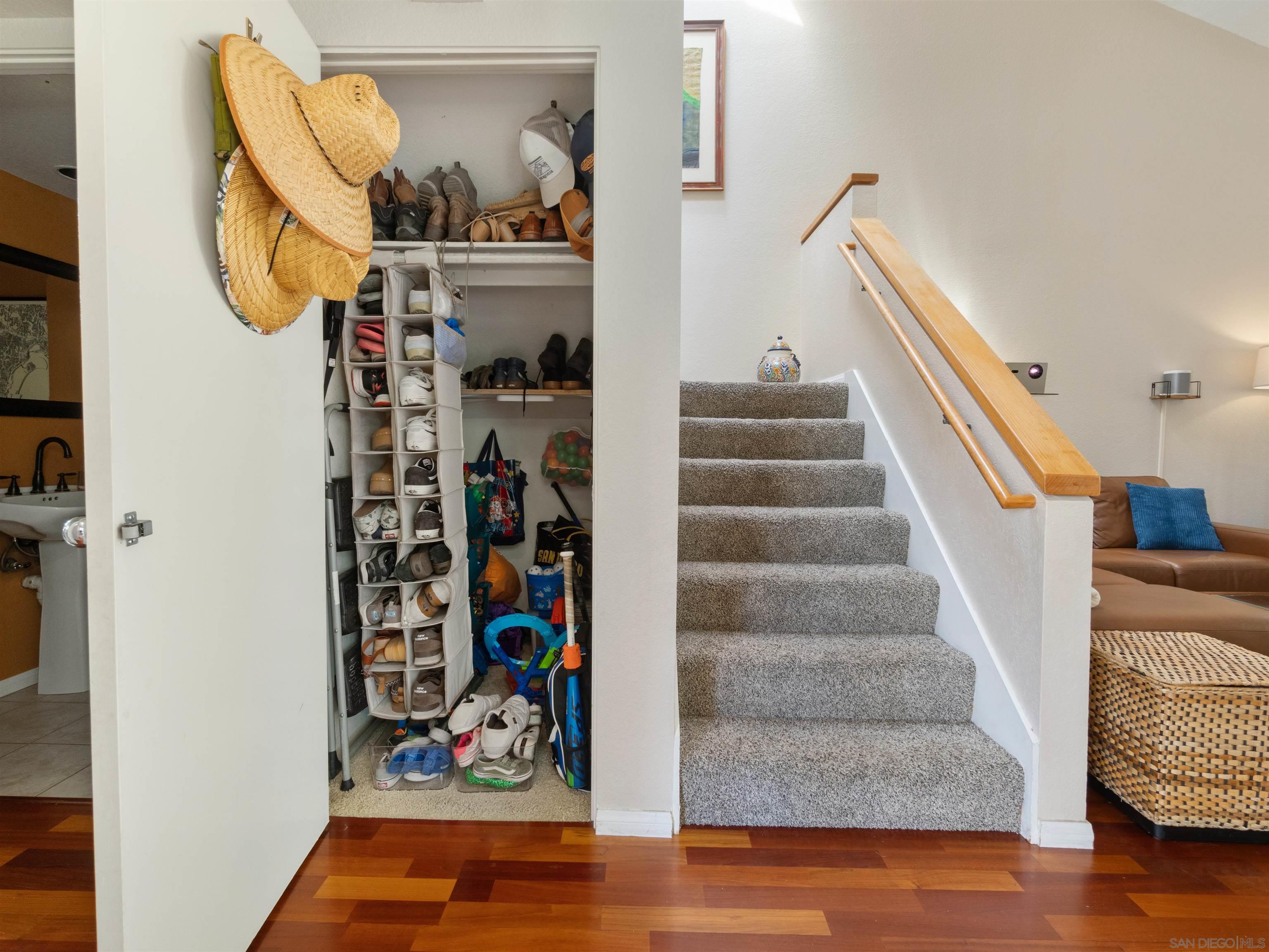 Detail Gallery Image 16 of 47 For 6358  Caminito Del Cervato, San Diego,  CA 92111 - 2 Beds | 2/1 Baths