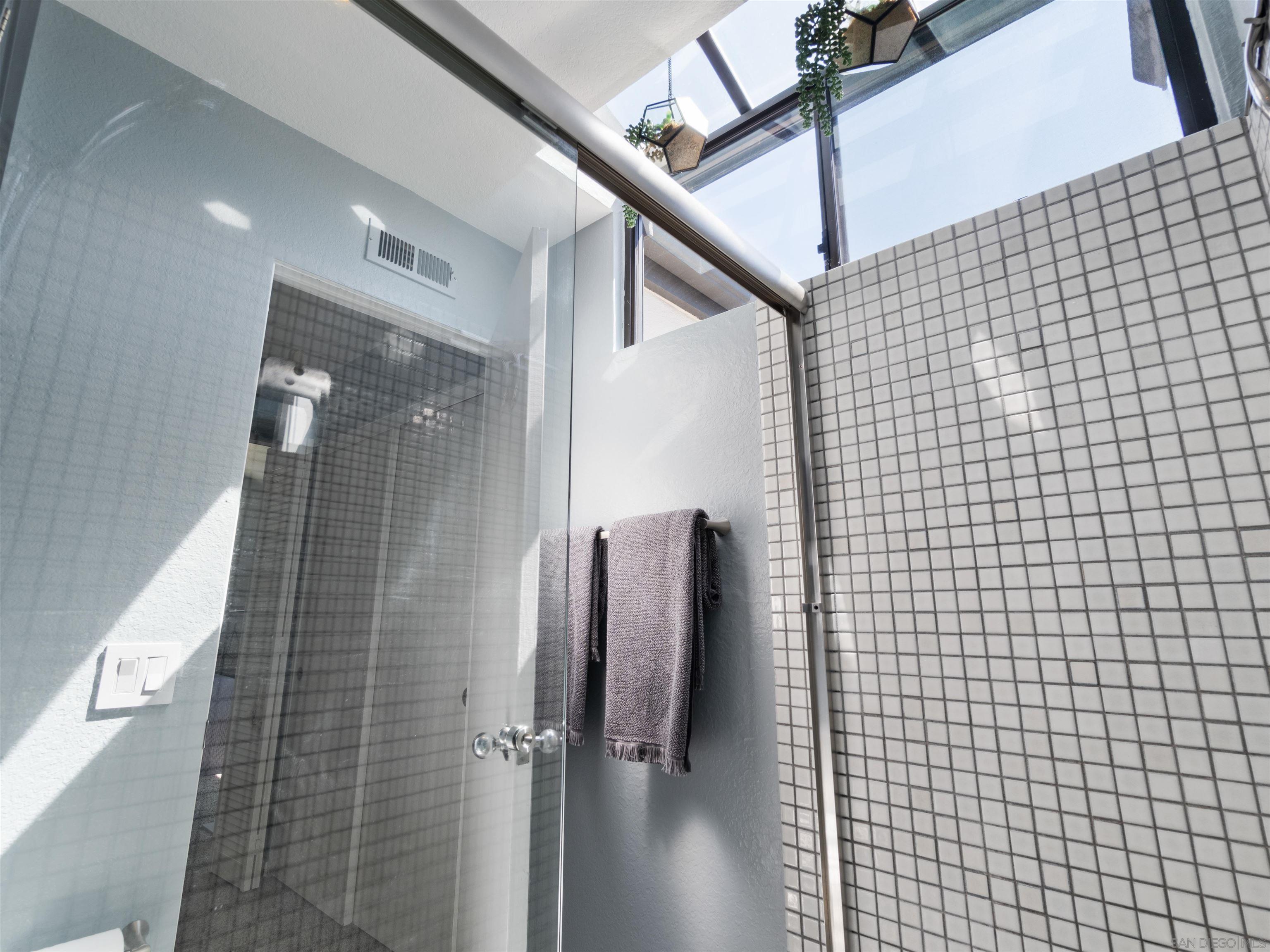 Detail Gallery Image 23 of 47 For 6358  Caminito Del Cervato, San Diego,  CA 92111 - 2 Beds | 2/1 Baths