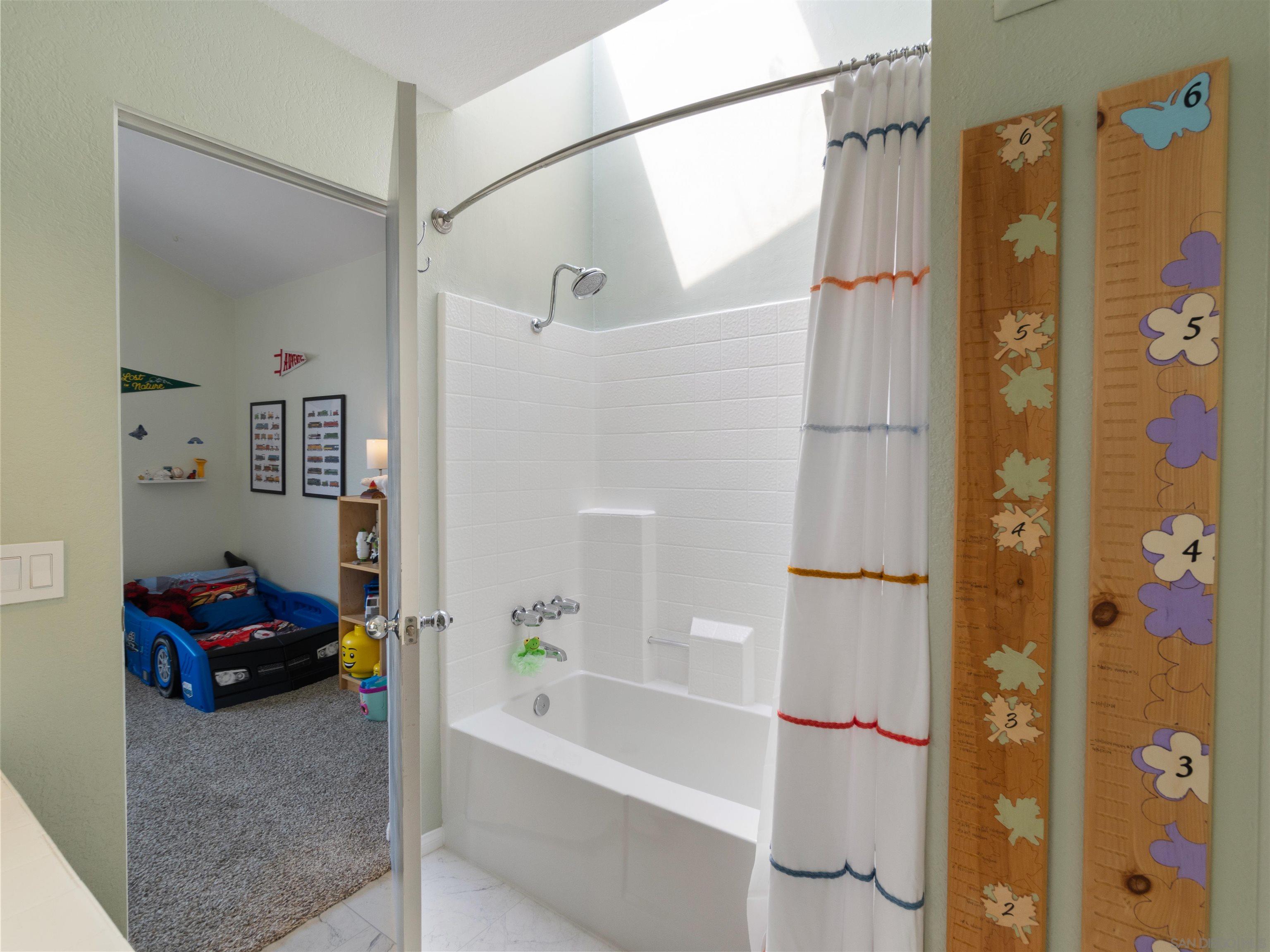 Detail Gallery Image 30 of 47 For 6358  Caminito Del Cervato, San Diego,  CA 92111 - 2 Beds | 2/1 Baths