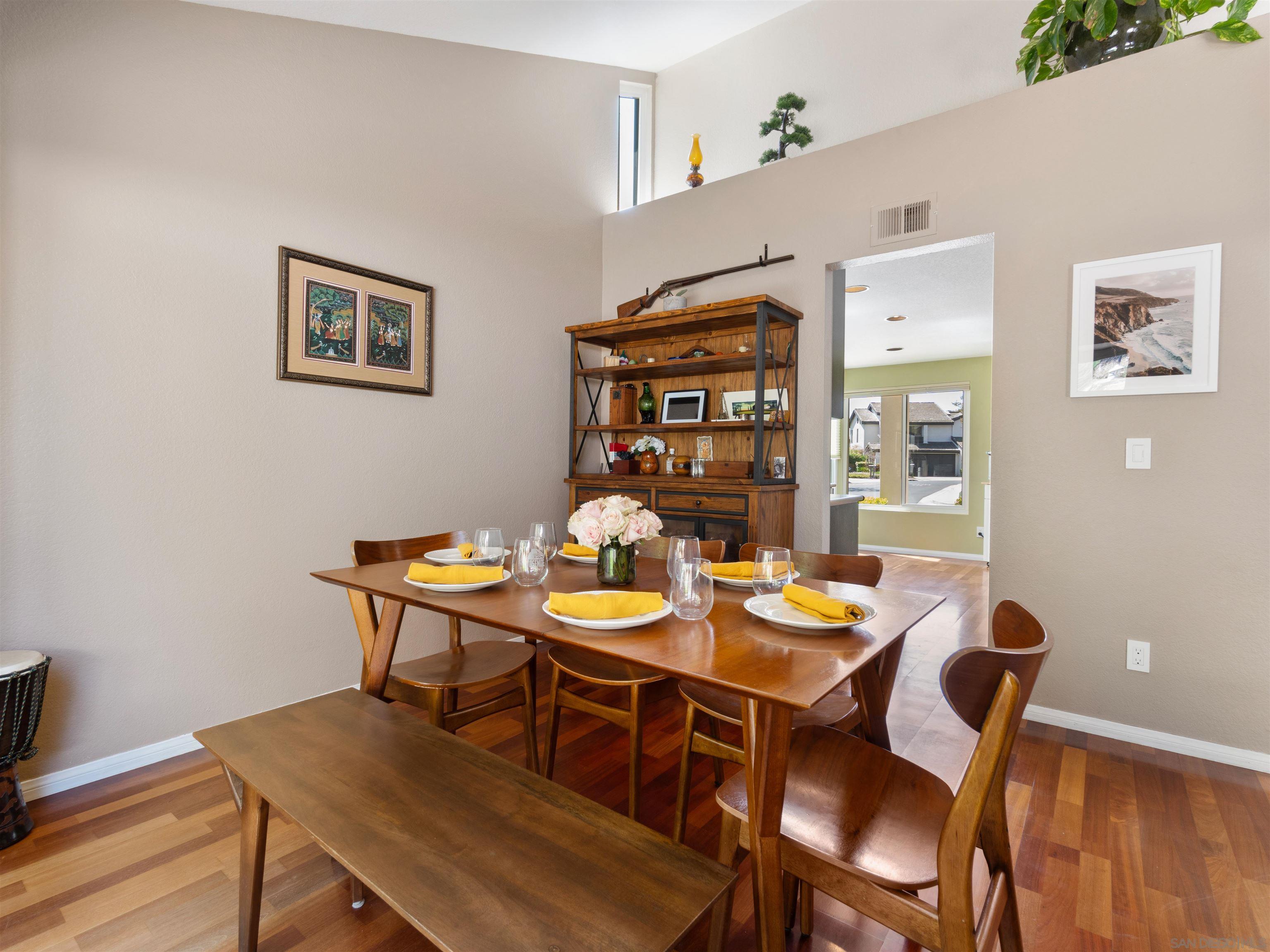 Detail Gallery Image 8 of 47 For 6358  Caminito Del Cervato, San Diego,  CA 92111 - 2 Beds | 2/1 Baths