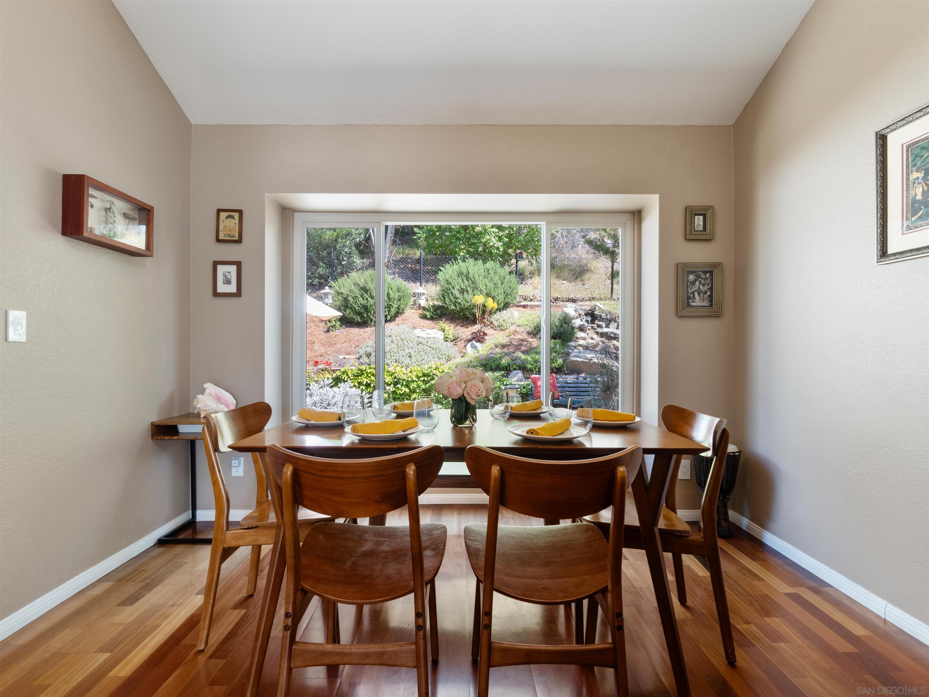 Detail Gallery Image 9 of 47 For 6358  Caminito Del Cervato, San Diego,  CA 92111 - 2 Beds | 2/1 Baths