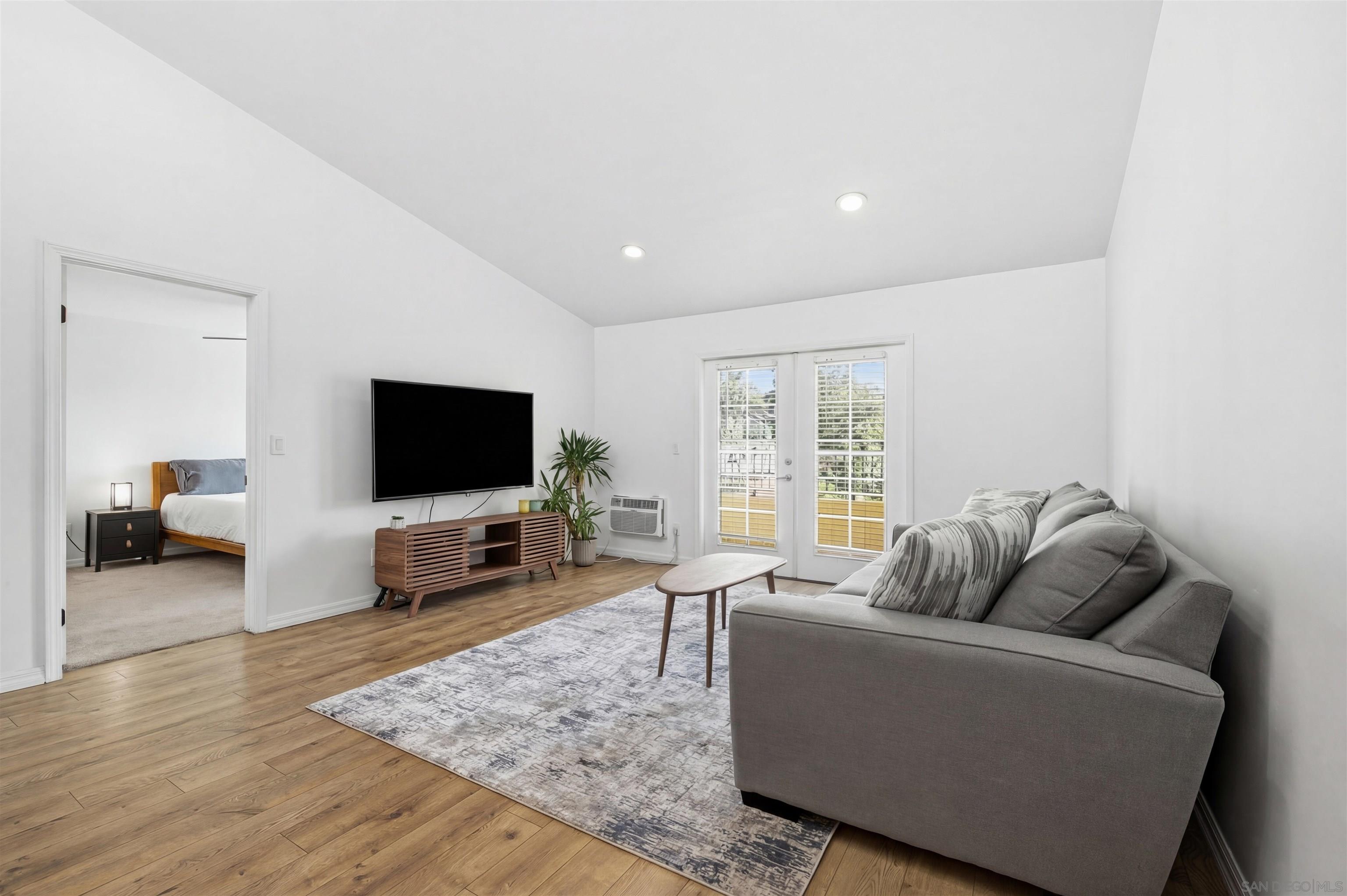 Detail Gallery Image 12 of 35 For 5055  Collwood  #320,  San Diego,  CA 92115 - 2 Beds | 2 Baths