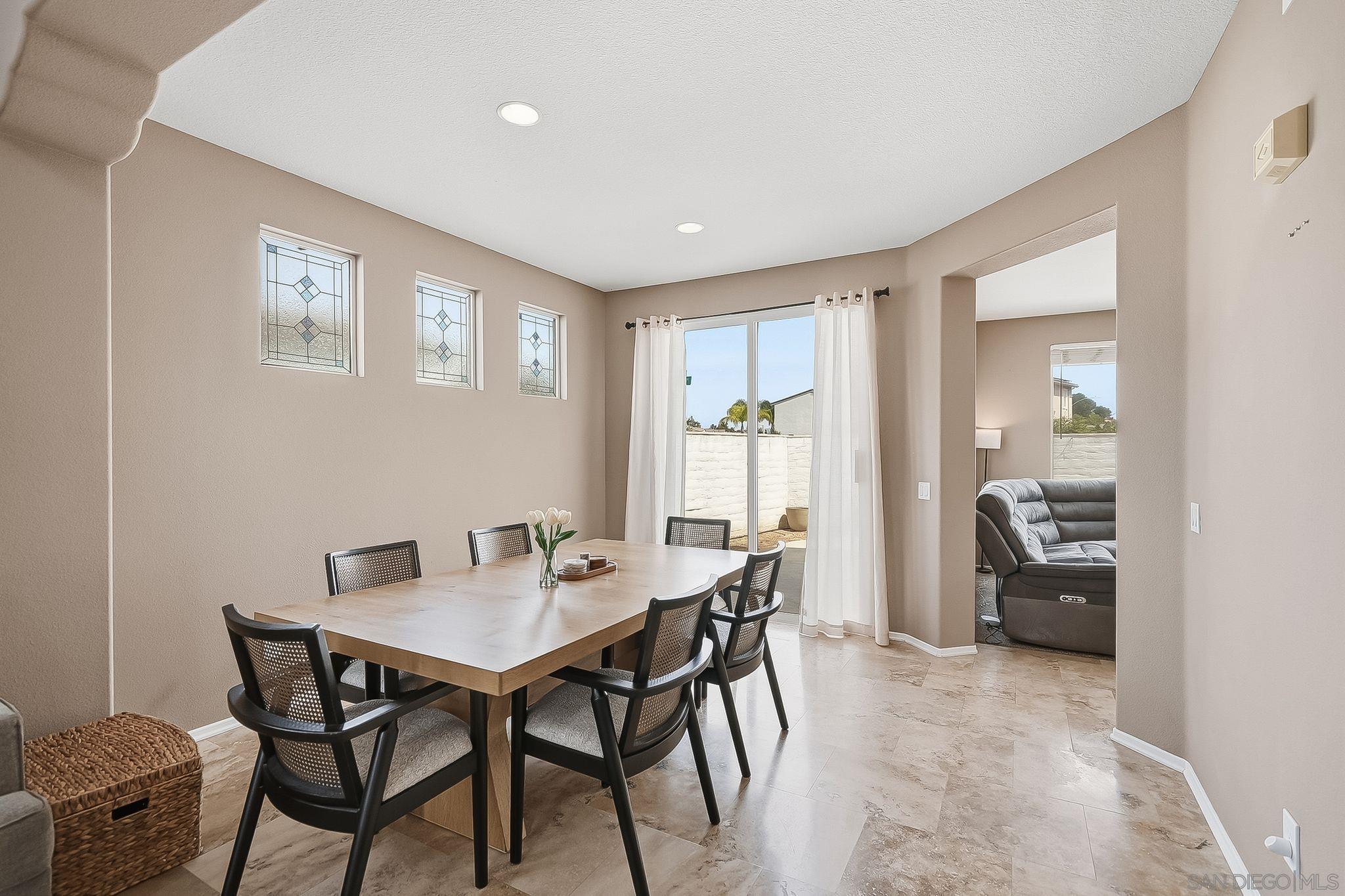 Detail Gallery Image 4 of 37 For 44672  Brookvail, Temecula,  CA 92592 - 3 Beds | 2/1 Baths