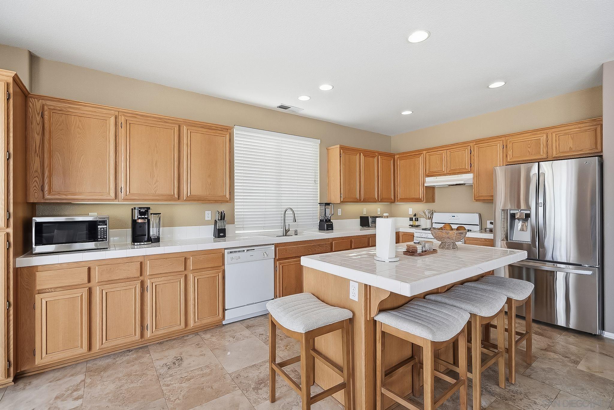 Detail Gallery Image 8 of 37 For 44672  Brookvail, Temecula,  CA 92592 - 3 Beds | 2/1 Baths