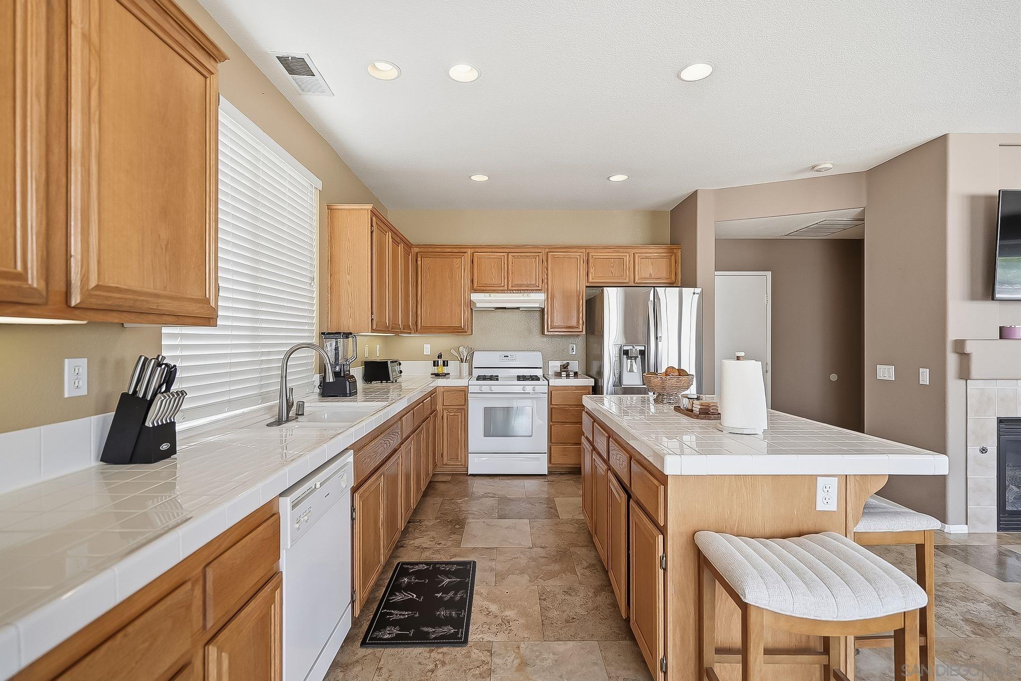 Detail Gallery Image 10 of 37 For 44672  Brookvail, Temecula,  CA 92592 - 3 Beds | 2/1 Baths