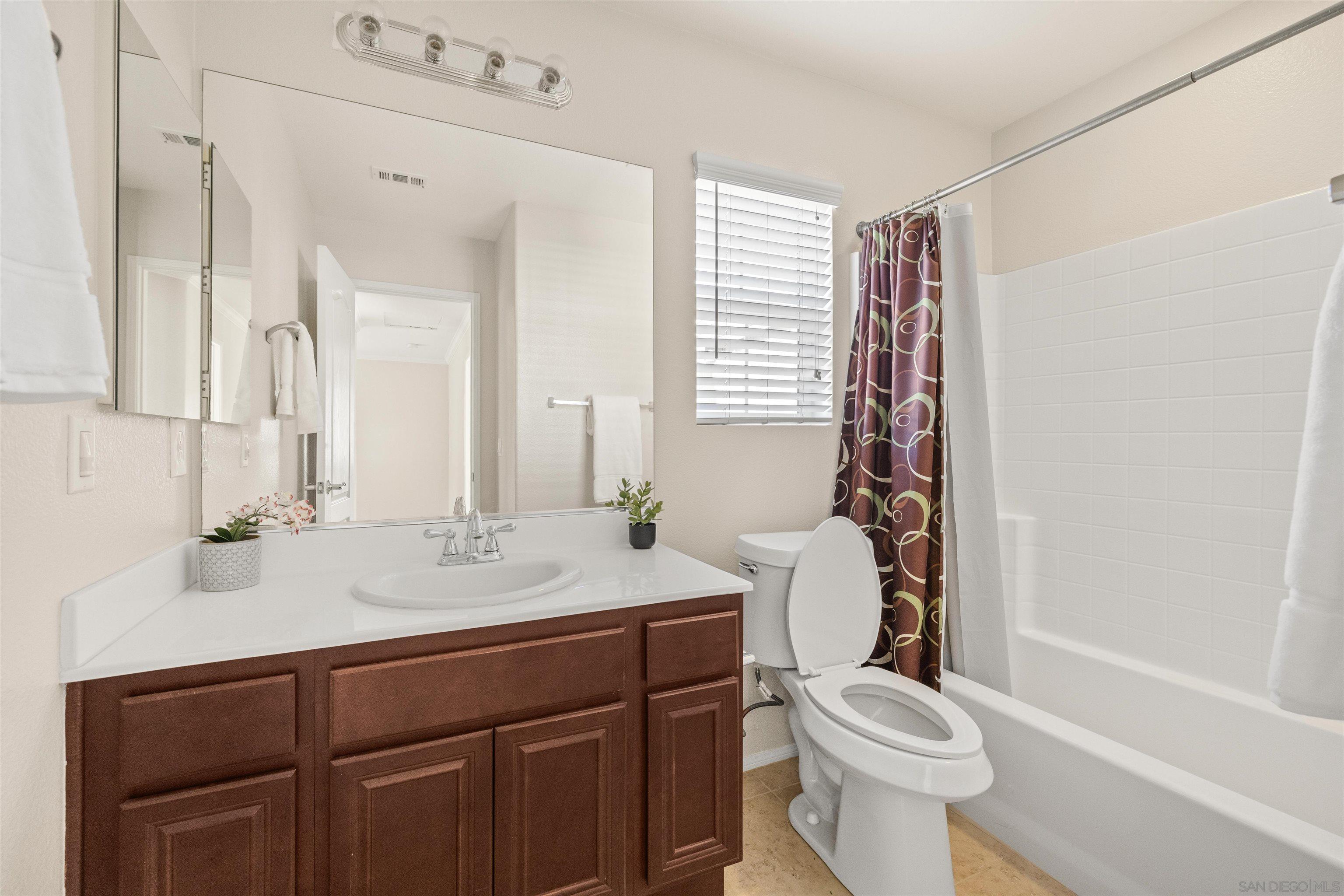 Detail Gallery Image 15 of 28 For 45733  Sierra Court, Temecula,  CA 92592 - 3 Beds | 2/1 Baths
