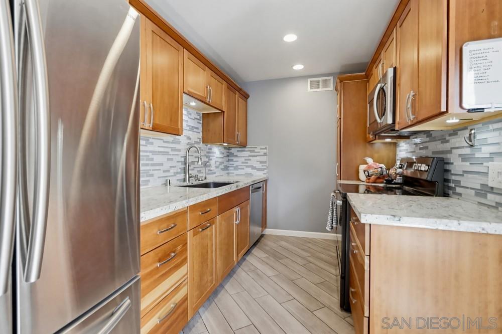 Detail Gallery Image 4 of 21 For 6416  Friars Road  #111,  San Diego,  CA 92108 - 1 Beds | 1 Baths