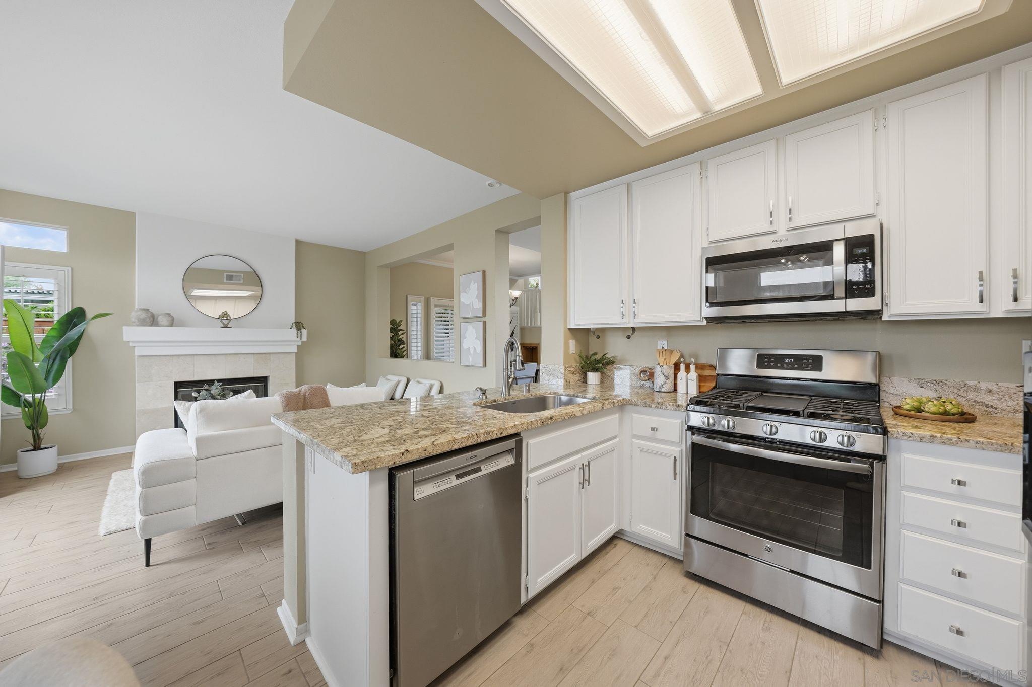 Detail Gallery Image 22 of 51 For 5309  Camino Playa Malaga, San Diego,  CA 92124 - 3 Beds | 2/1 Baths