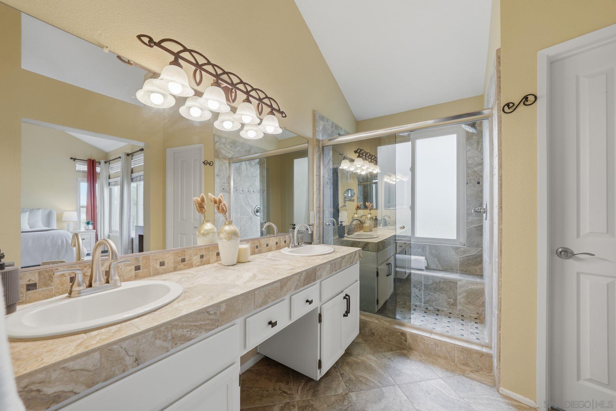 Detail Gallery Image 32 of 51 For 5309  Camino Playa Malaga, San Diego,  CA 92124 - 3 Beds | 2/1 Baths