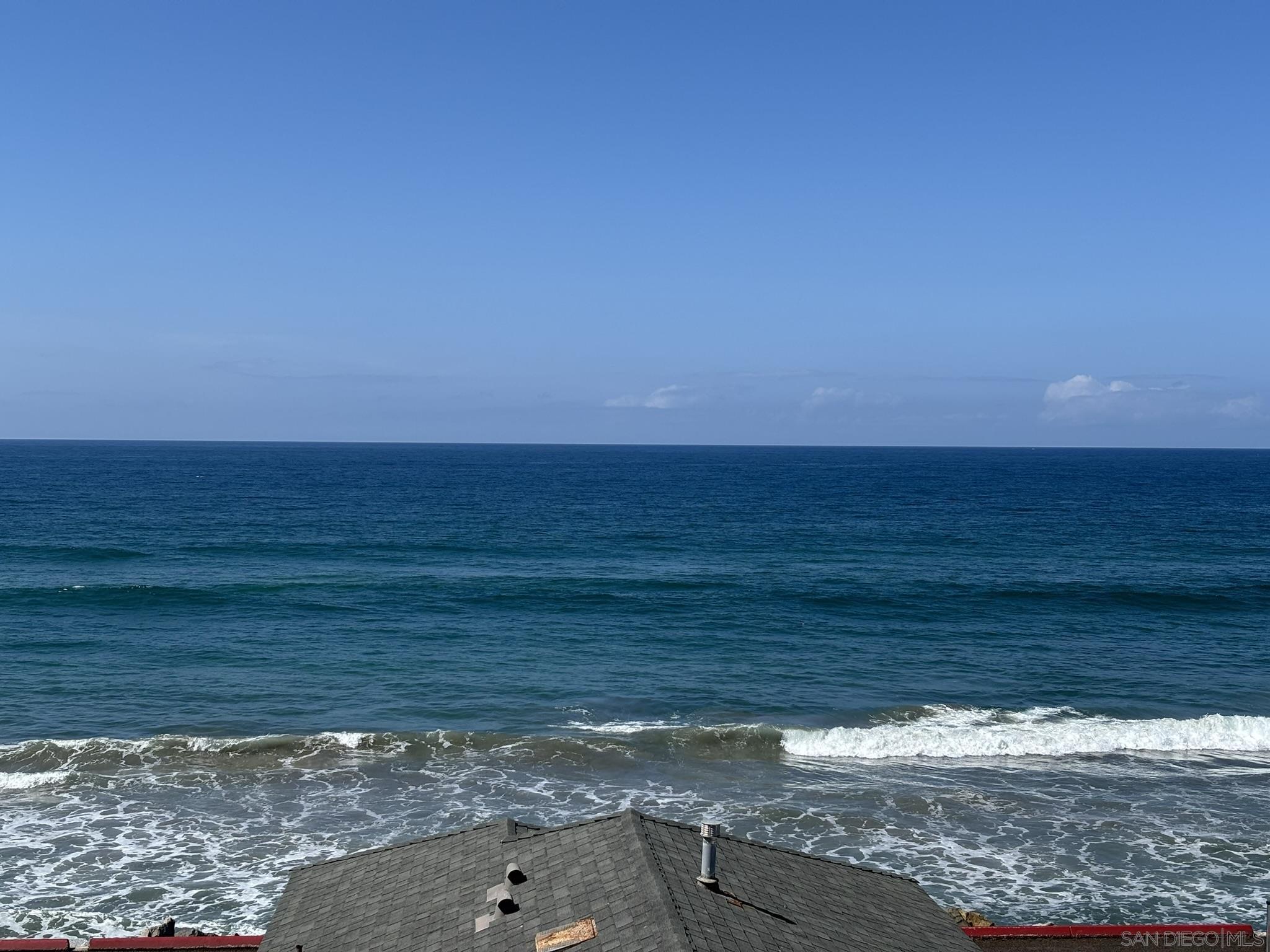 Detail Gallery Image 2 of 17 For 514 S the Strand  D, Oceanside,  CA 92054 - 2 Beds | 1 Baths