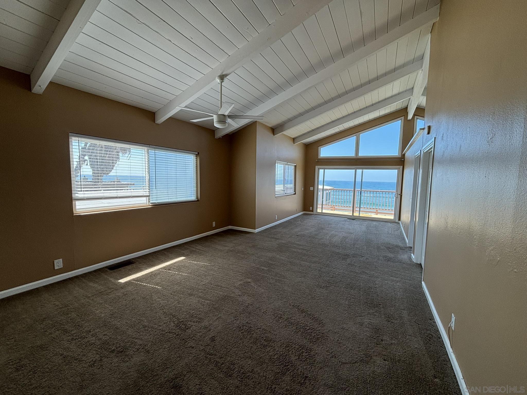 Detail Gallery Image 4 of 17 For 514 S the Strand  D, Oceanside,  CA 92054 - 2 Beds | 1 Baths