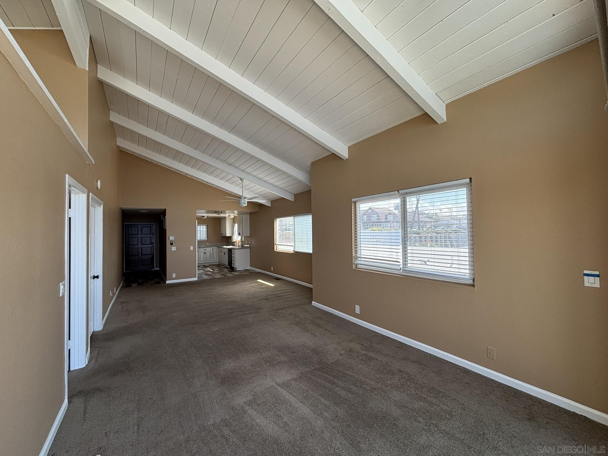 Detail Gallery Image 5 of 17 For 514 S the Strand  D, Oceanside,  CA 92054 - 2 Beds | 1 Baths