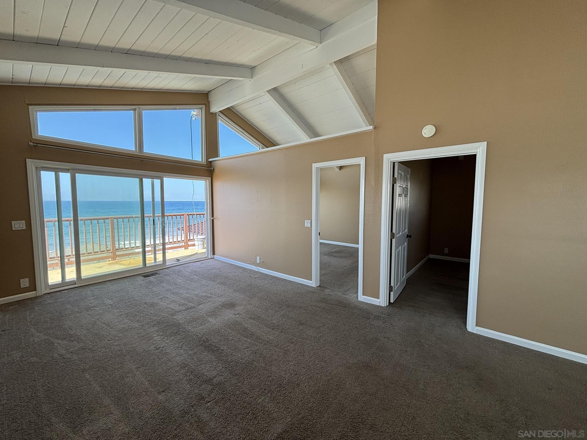 Detail Gallery Image 6 of 17 For 514 S the Strand  D, Oceanside,  CA 92054 - 2 Beds | 1 Baths