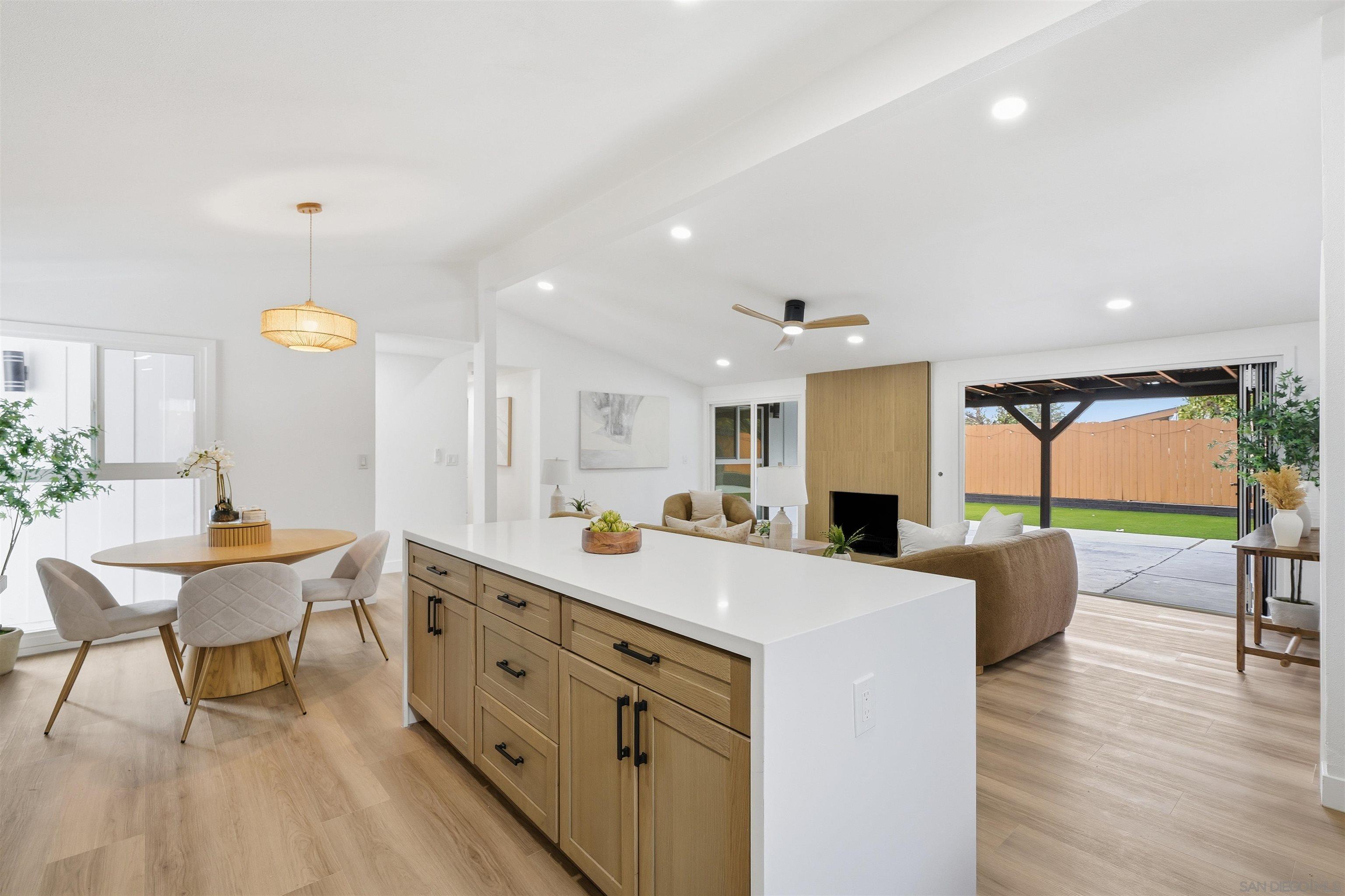 Detail Gallery Image 13 of 40 For 2828  Mission Village, San Diego,  CA 92123 - 4 Beds | 2 Baths