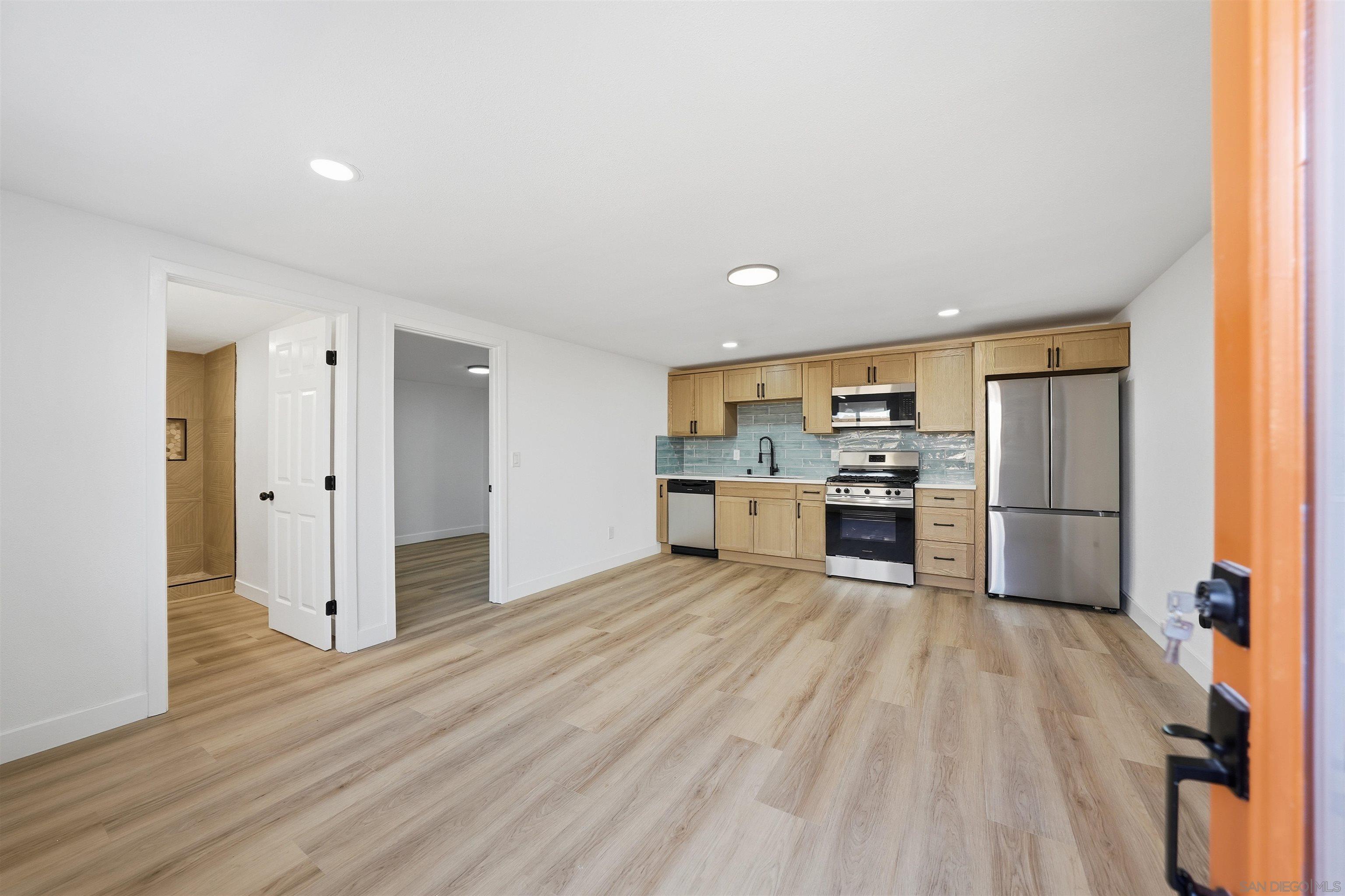 Detail Gallery Image 16 of 40 For 2828  Mission Village, San Diego,  CA 92123 - 4 Beds | 2 Baths