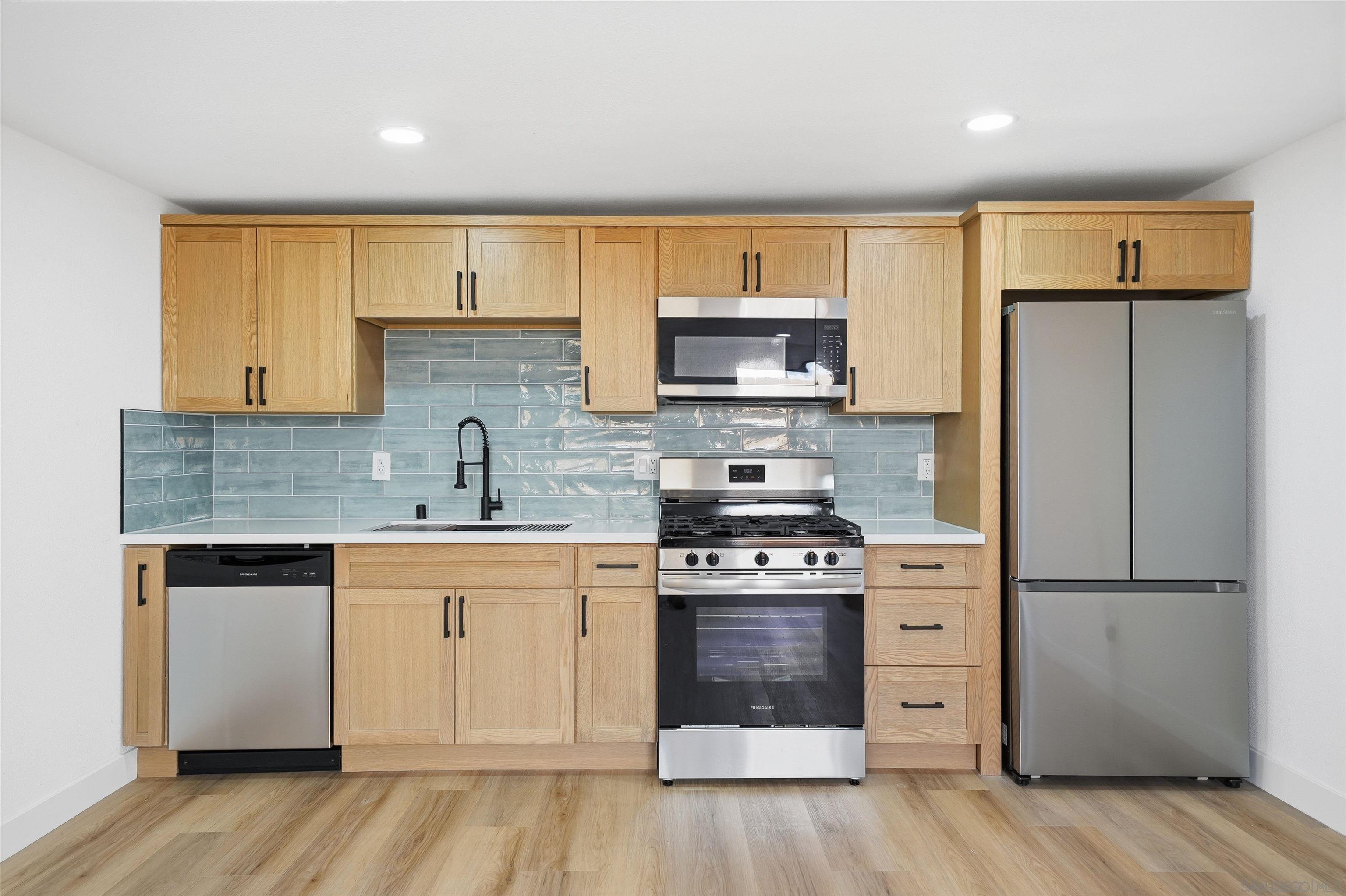 Detail Gallery Image 17 of 40 For 2828  Mission Village, San Diego,  CA 92123 - 4 Beds | 2 Baths