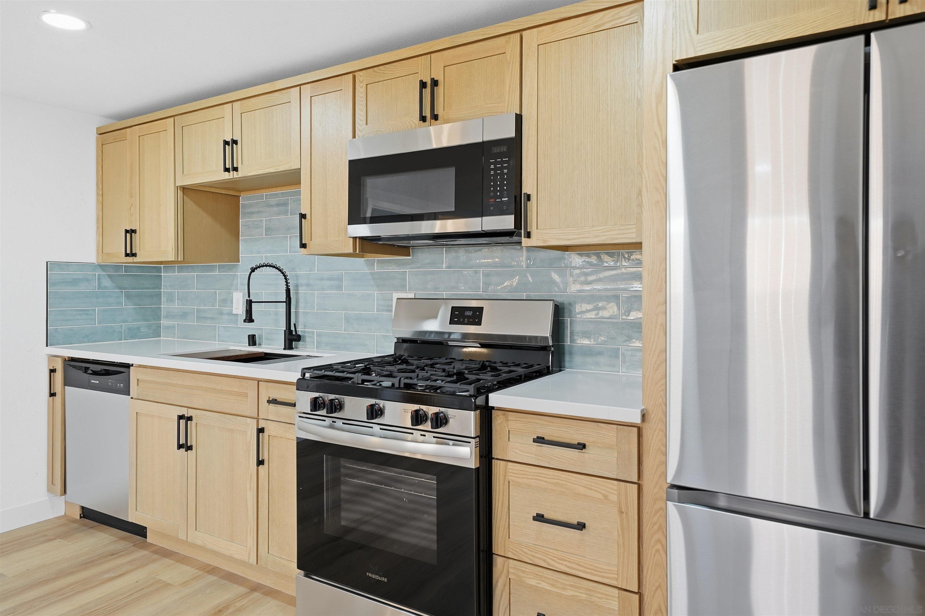 Detail Gallery Image 18 of 40 For 2828  Mission Village, San Diego,  CA 92123 - 4 Beds | 2 Baths