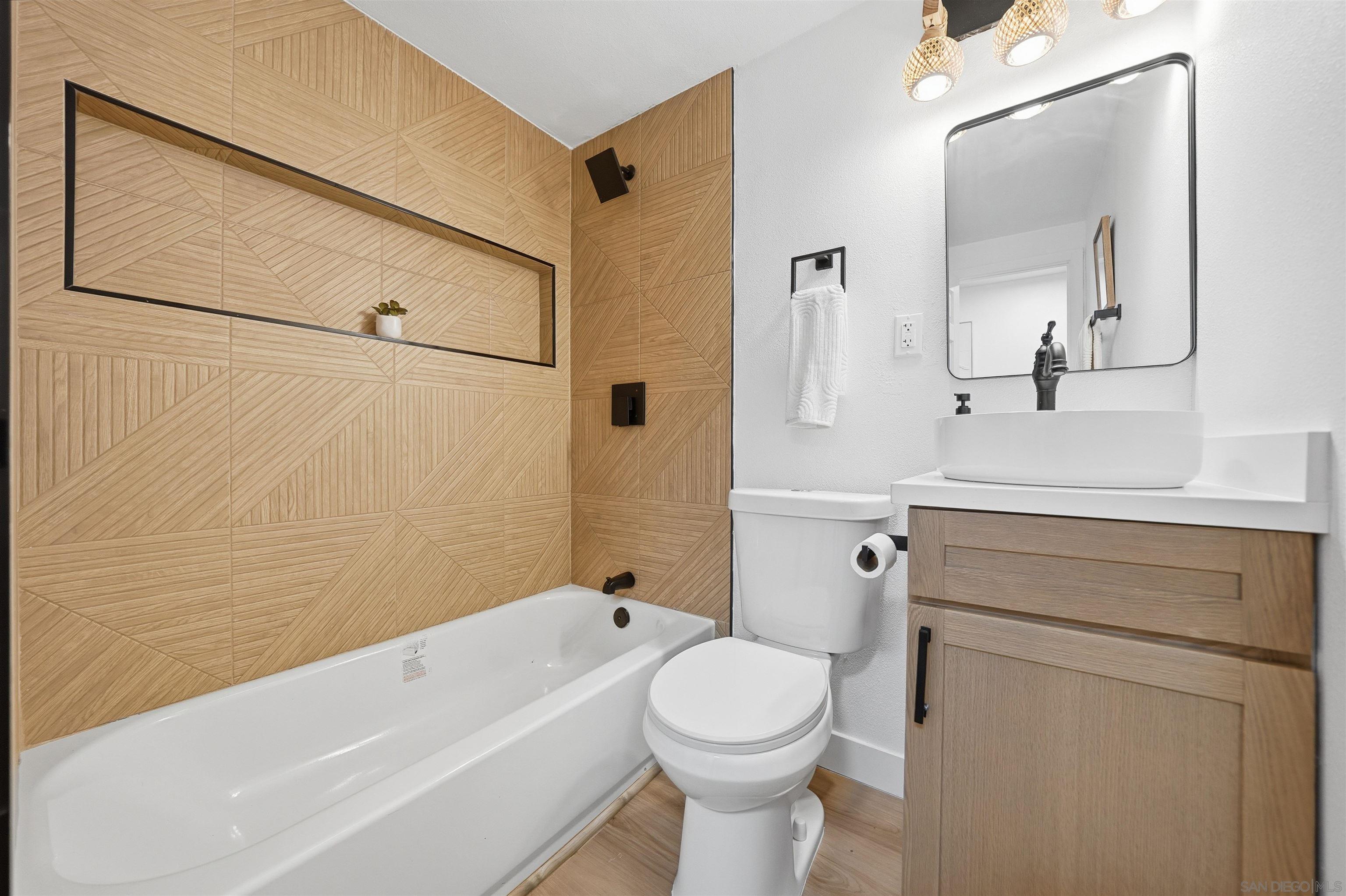 Detail Gallery Image 28 of 40 For 2828  Mission Village, San Diego,  CA 92123 - 4 Beds | 2 Baths