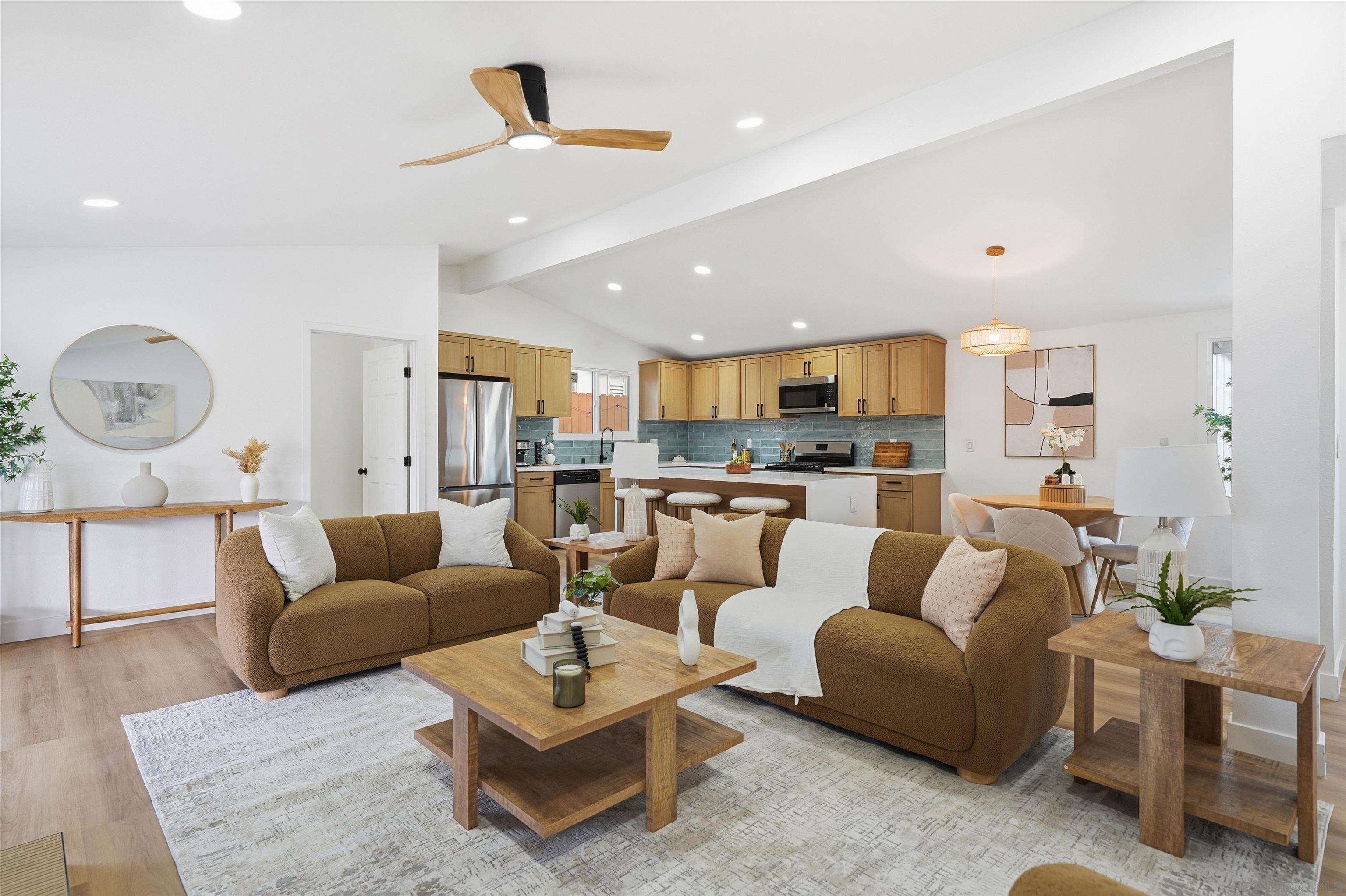 Detail Gallery Image 4 of 40 For 2828  Mission Village, San Diego,  CA 92123 - 4 Beds | 2 Baths