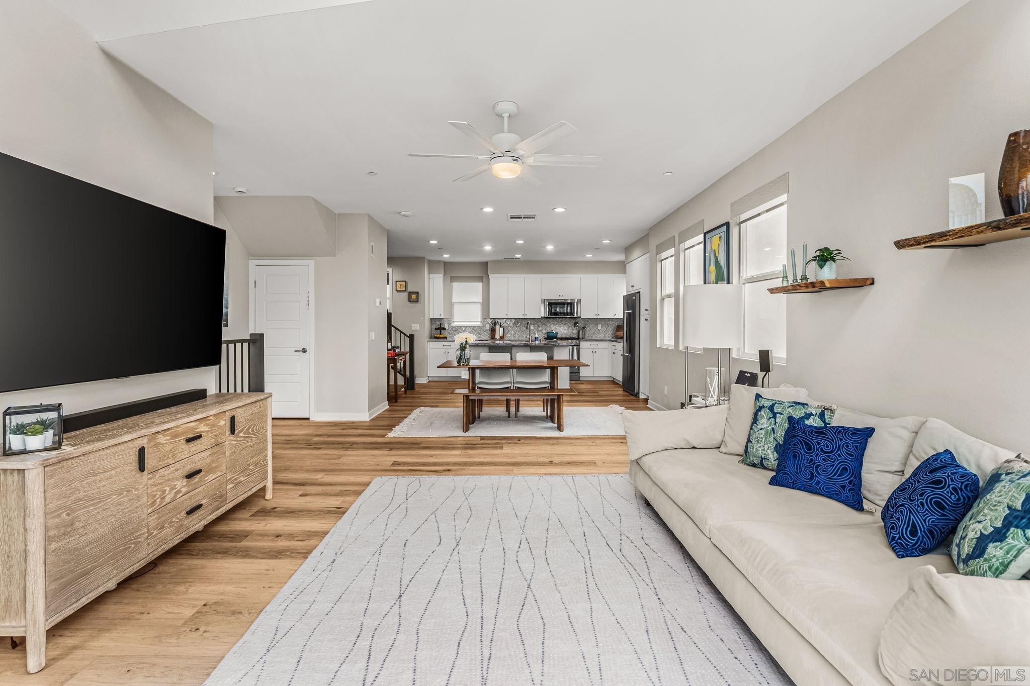 Detail Gallery Image 4 of 26 For 10519  Coupland, San Diego,  CA 92126 - 2 Beds | 2/1 Baths