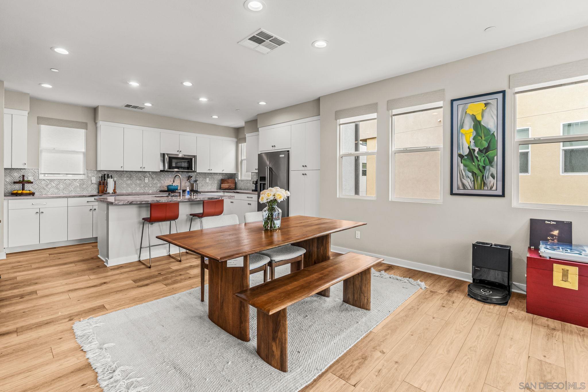 Detail Gallery Image 5 of 26 For 10519  Coupland, San Diego,  CA 92126 - 2 Beds | 2/1 Baths