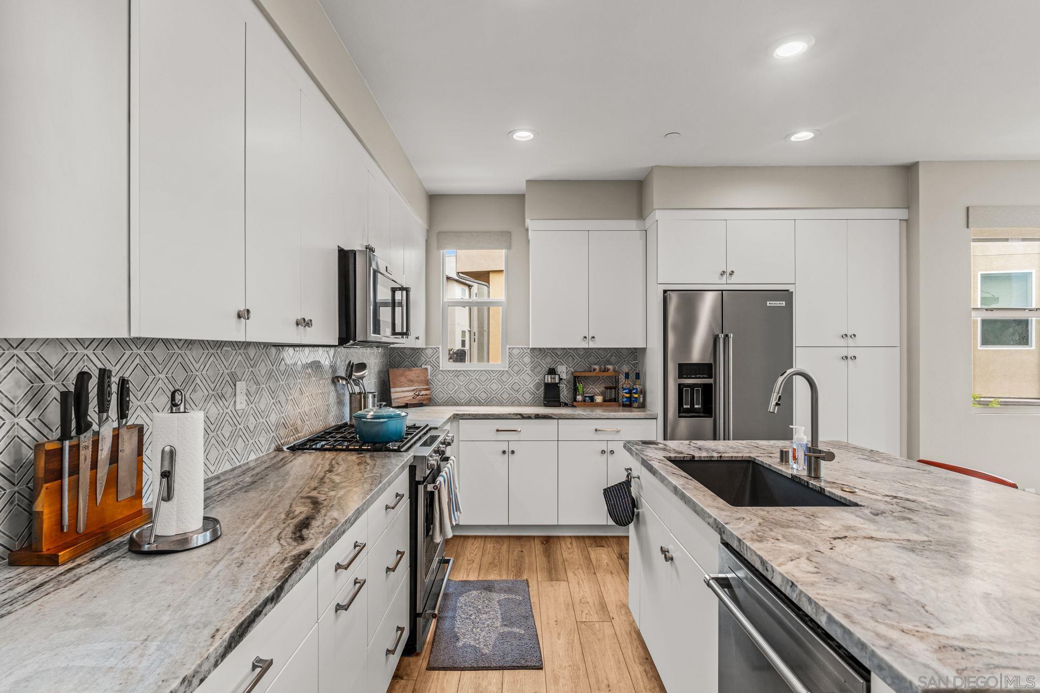 Detail Gallery Image 8 of 26 For 10519  Coupland, San Diego,  CA 92126 - 2 Beds | 2/1 Baths