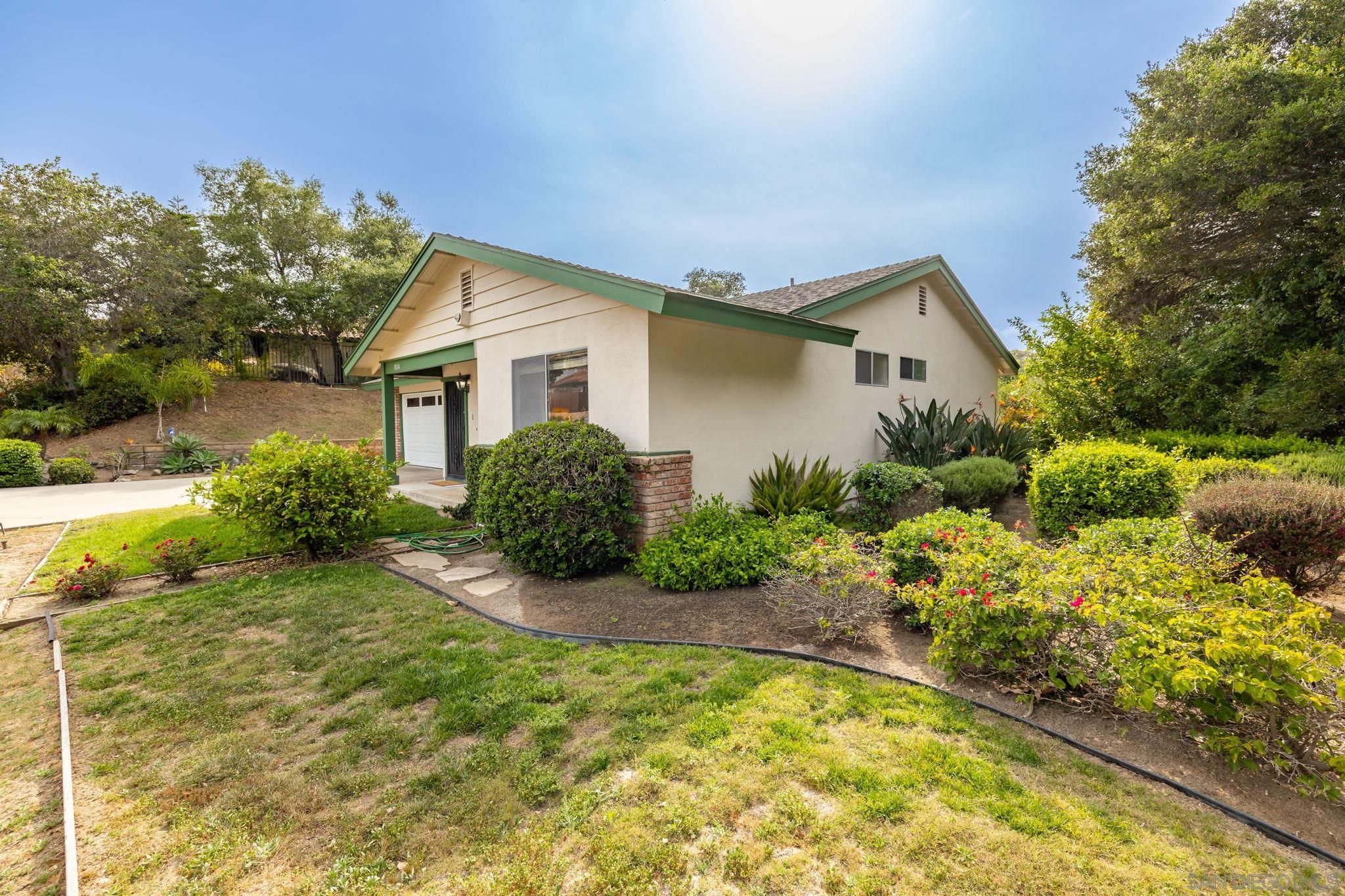 Detail Gallery Image 12 of 41 For 1014 E Bel Air Drive, Vista,  CA 92084 - 2 Beds | 2 Baths