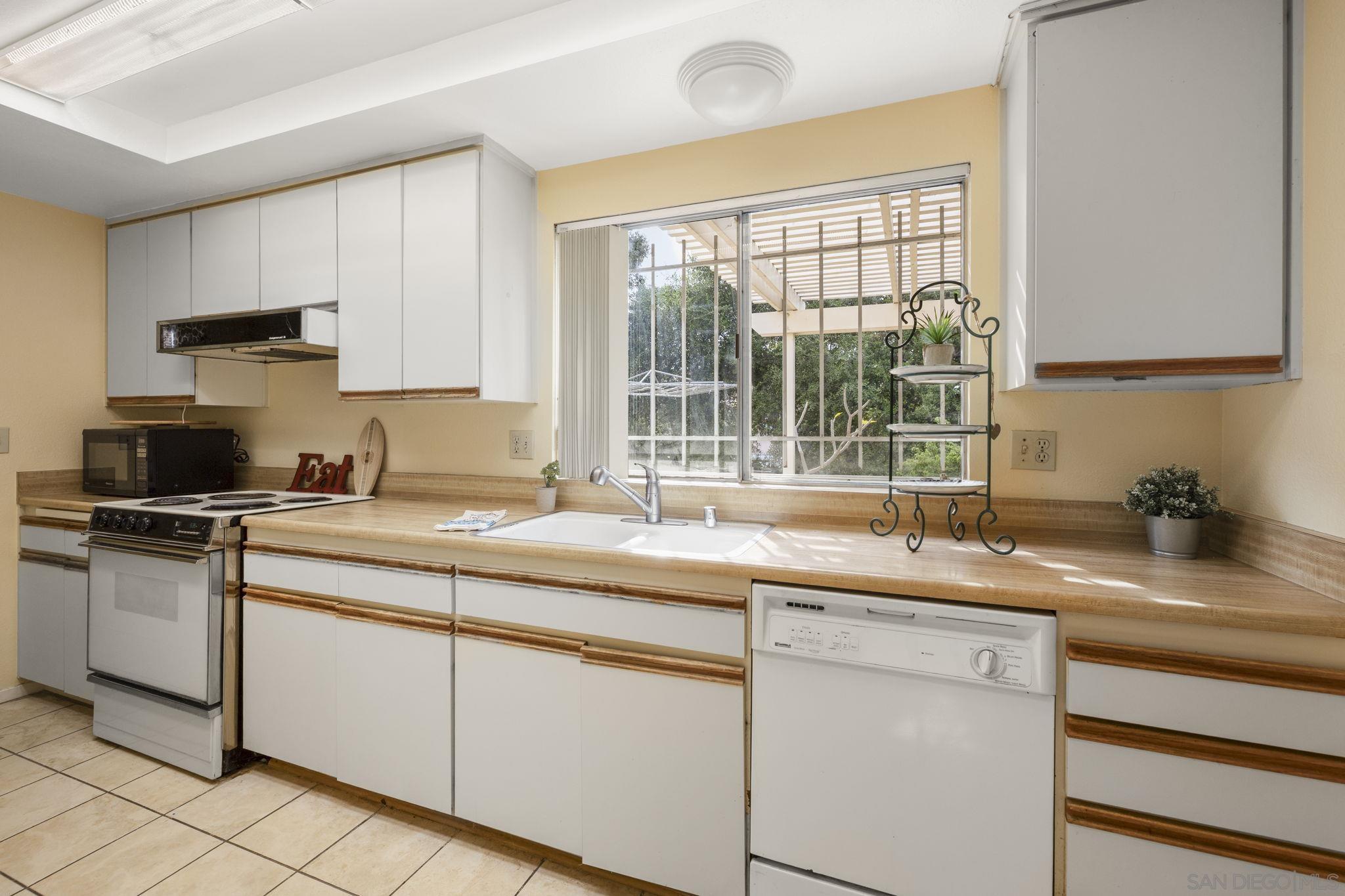 Detail Gallery Image 20 of 41 For 1014 E Bel Air Drive, Vista,  CA 92084 - 2 Beds | 2 Baths