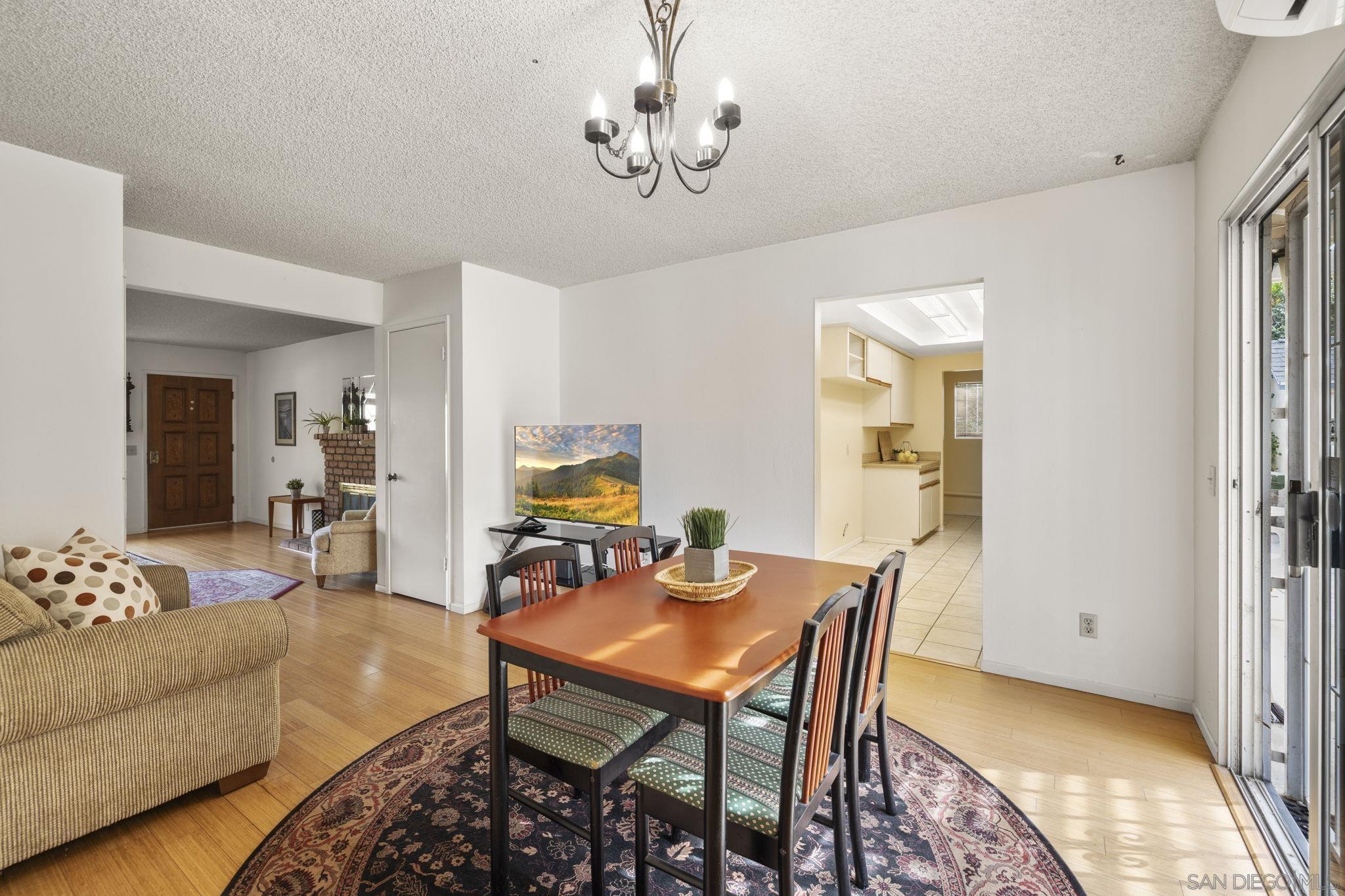 Detail Gallery Image 3 of 41 For 1014 E Bel Air Drive, Vista,  CA 92084 - 2 Beds | 2 Baths