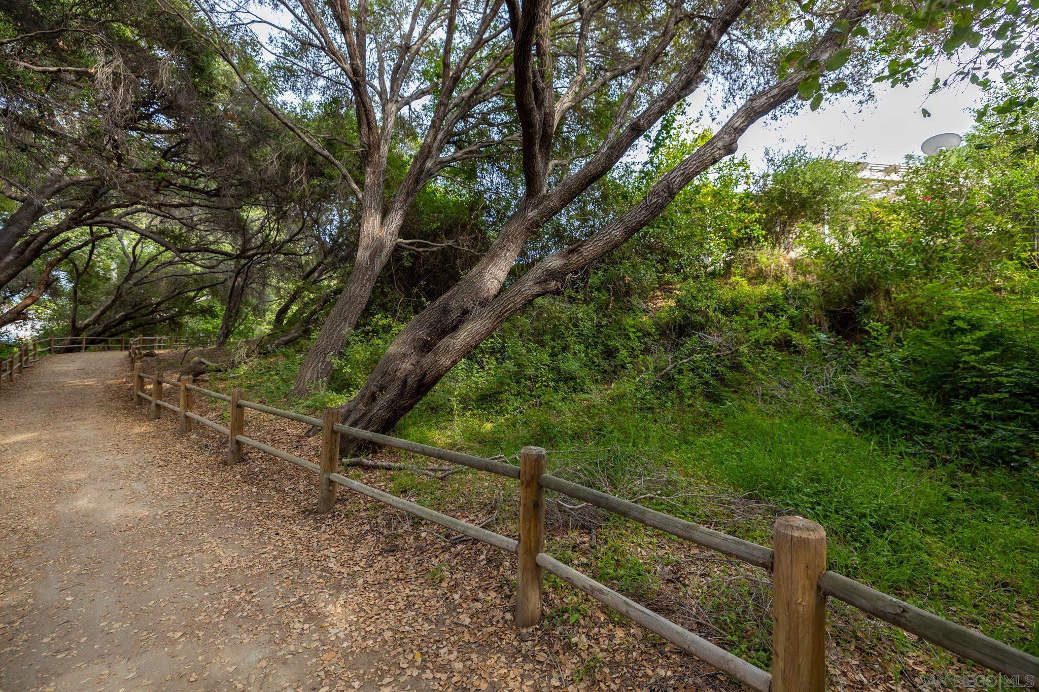 Detail Gallery Image 38 of 41 For 1014 E Bel Air Drive, Vista,  CA 92084 - 2 Beds | 2 Baths