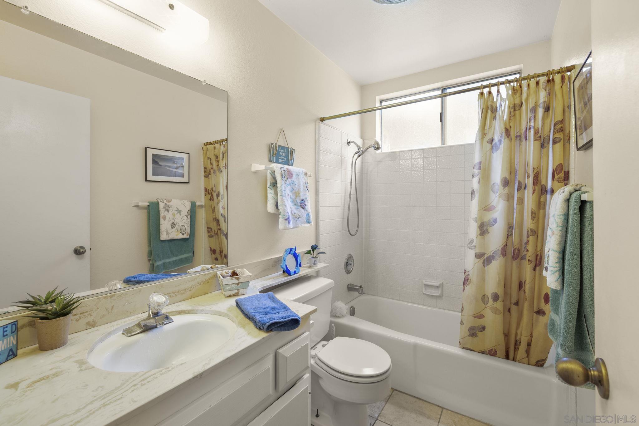 Detail Gallery Image 6 of 41 For 1014 E Bel Air Drive, Vista,  CA 92084 - 2 Beds | 2 Baths